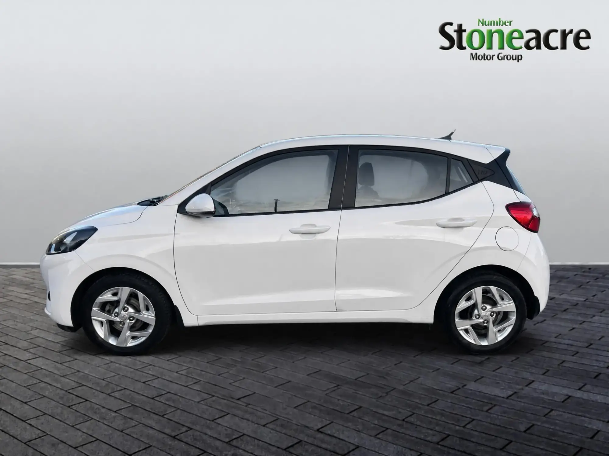 Hyundai i10 Image 8 Hyundai i10 Image 8