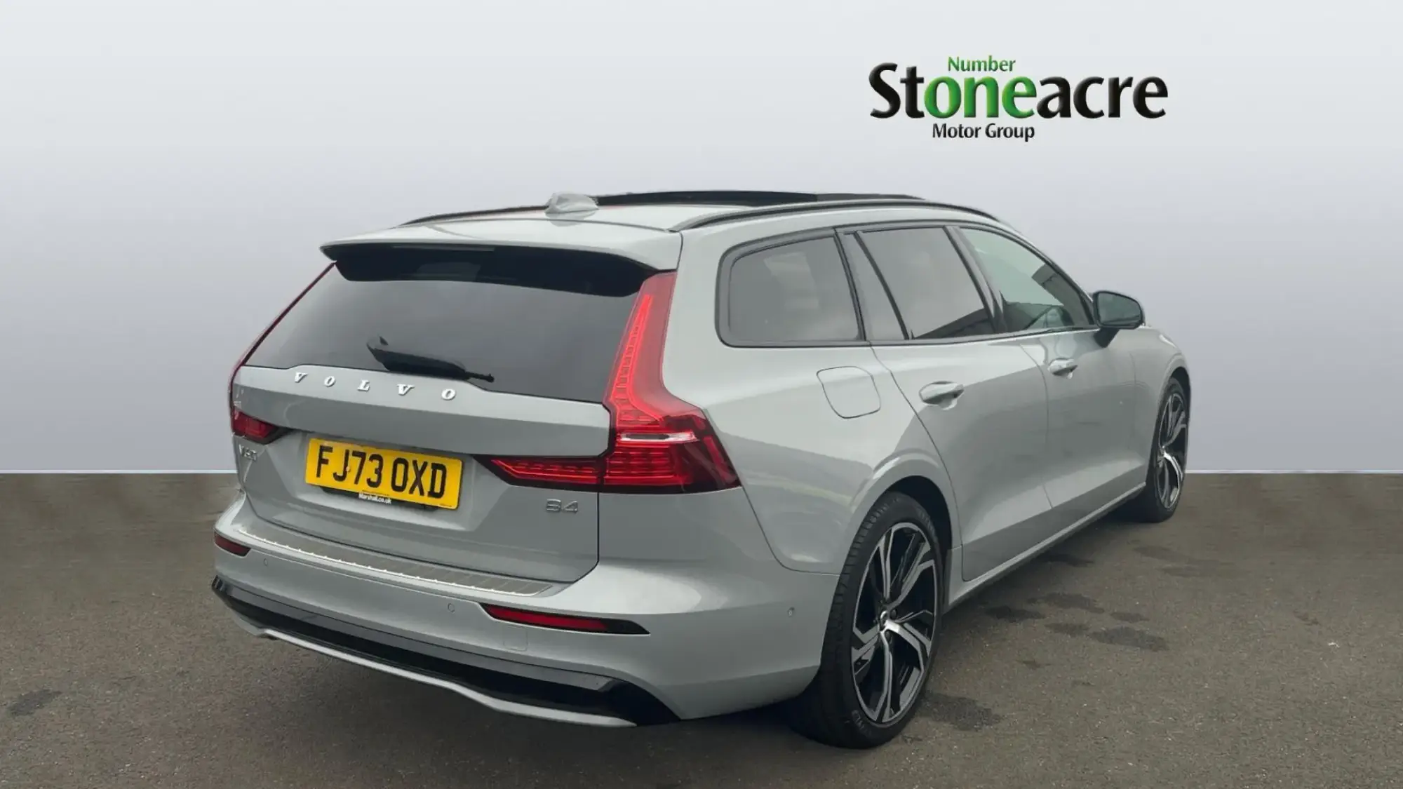 Volvo V60 2.0 B4 MHEV Ultimate DCT Auto Euro 6 (s/s) 5dr FJ73OXD Image 2 Volvo V60 2.0 B4 MHEV Ultimate DCT Auto Euro 6 (s/s) 5dr FJ73OXD Image 2