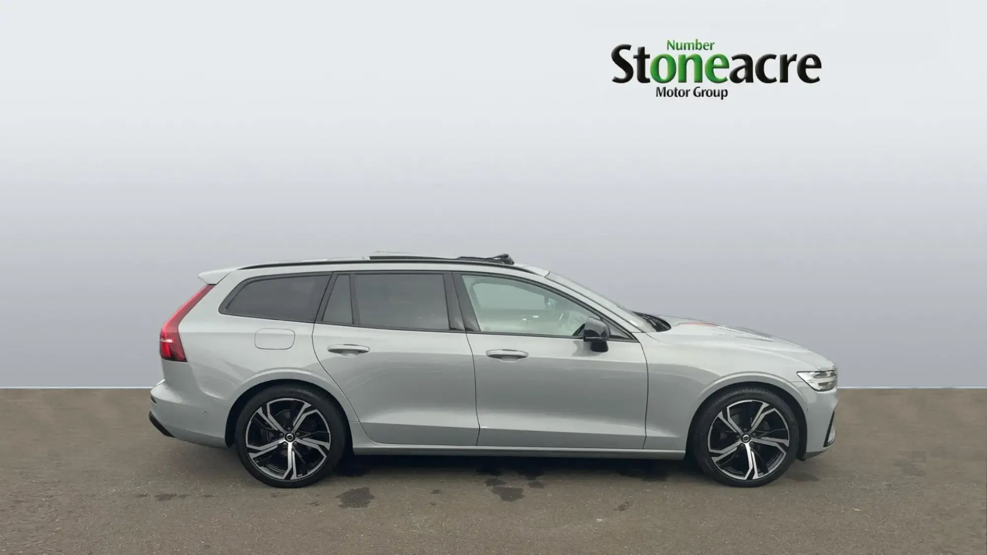 Volvo V60 2.0 B4 MHEV Ultimate DCT Auto Euro 6 (s/s) 5dr FJ73OXD Image 3 Volvo V60 2.0 B4 MHEV Ultimate DCT Auto Euro 6 (s/s) 5dr FJ73OXD Image 3