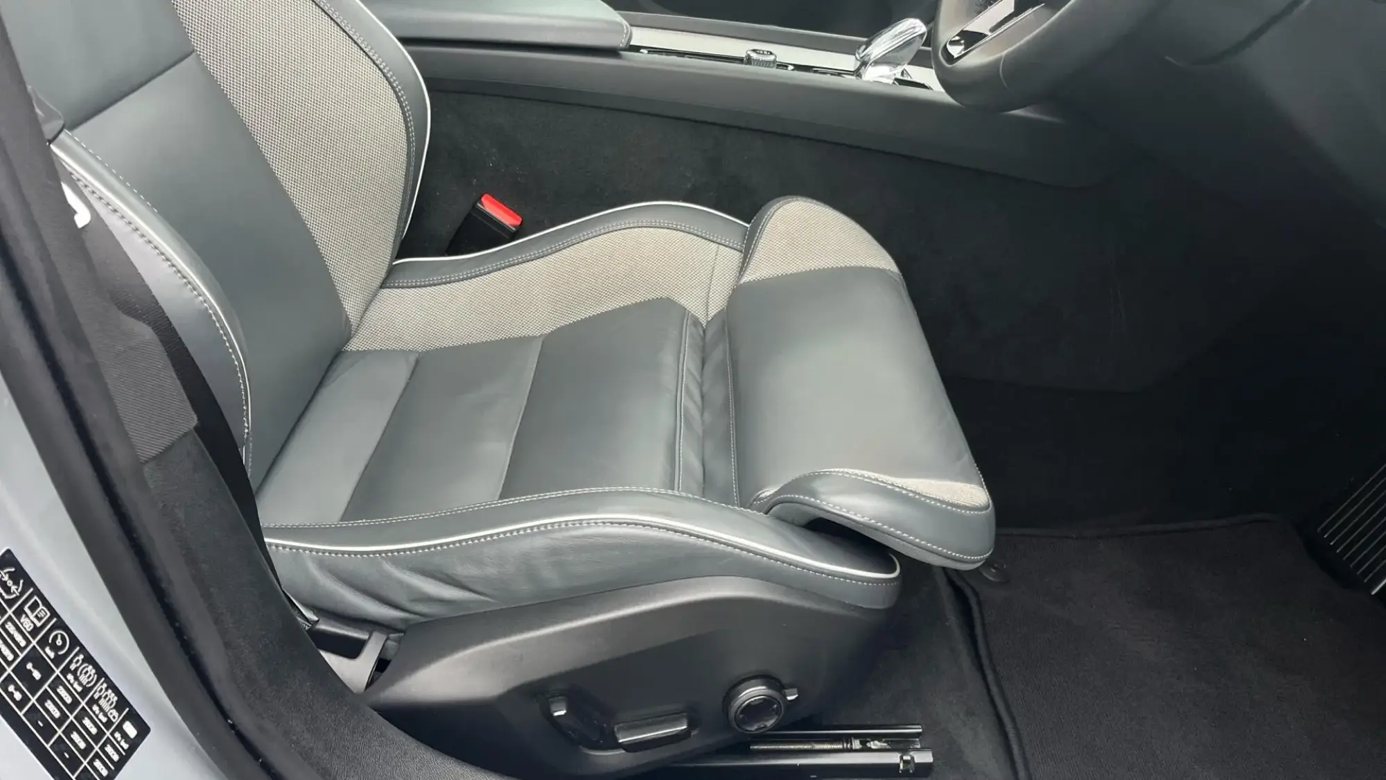 Volvo V60 Image 28 Volvo V60 Image 28