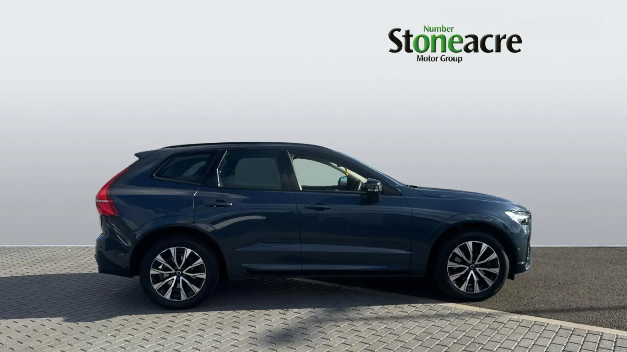 Volvo XC60 Plus Dark B5 (250 hp) NA73BHE Image 3 Volvo XC60 Plus Dark B5 (250 hp) NA73BHE Image 3