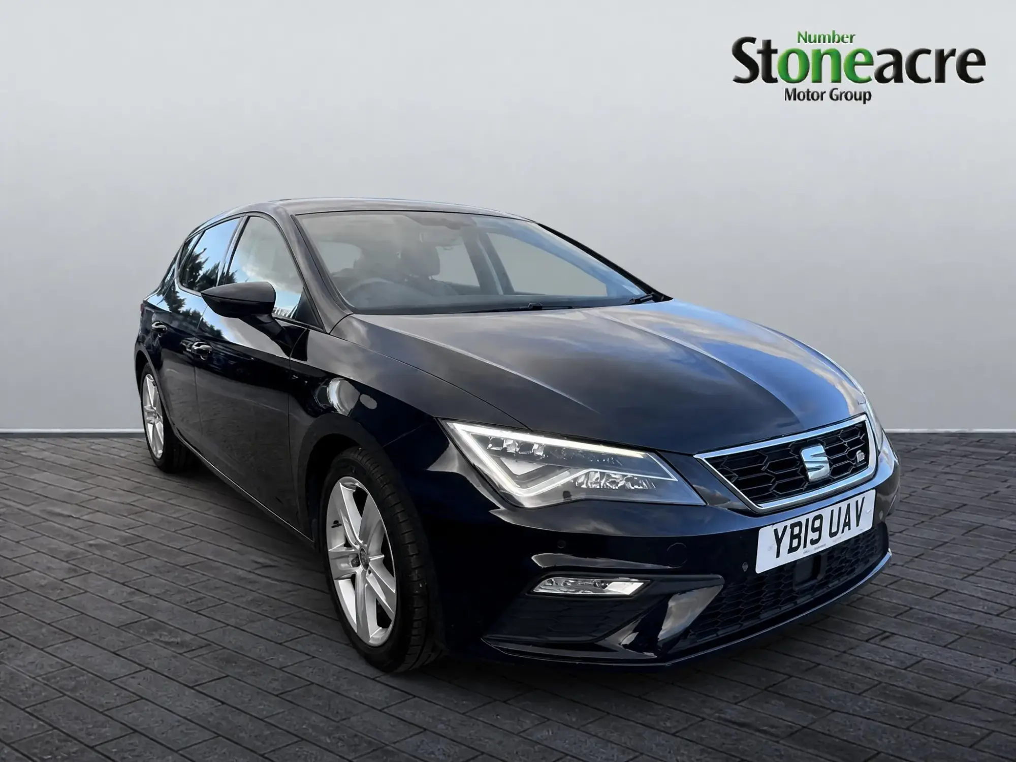 SEAT Leon 1.5 TSI EVO FR Hatchback 5dr Petrol Manual Euro 6 (s/s) (130 ps) YB19UAV Image 1 SEAT Leon 1.5 TSI EVO FR Hatchback 5dr Petrol Manual Euro 6 (s/s) (130 ps) YB19UAV Image 1