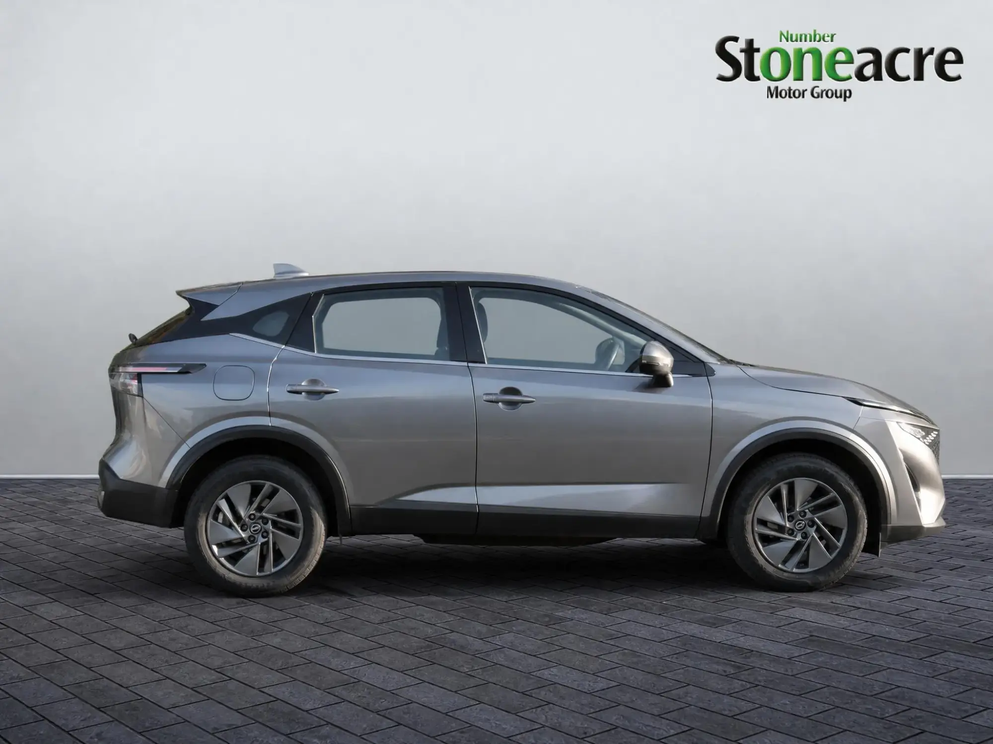 Nissan Qashqai 1.3 DIG-T MHEV Acenta Premium XTRON Euro 6 (s/s) 5dr DS74UFN Image 2 Nissan Qashqai 1.3 DIG-T MHEV Acenta Premium XTRON Euro 6 (s/s) 5dr DS74UFN Image 2
