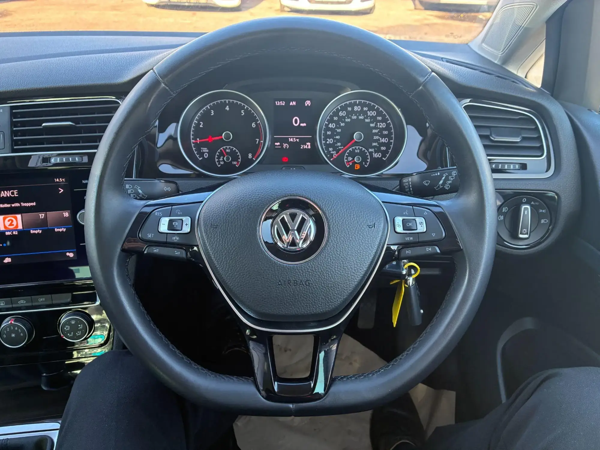 Volkswagen Golf Image 11
