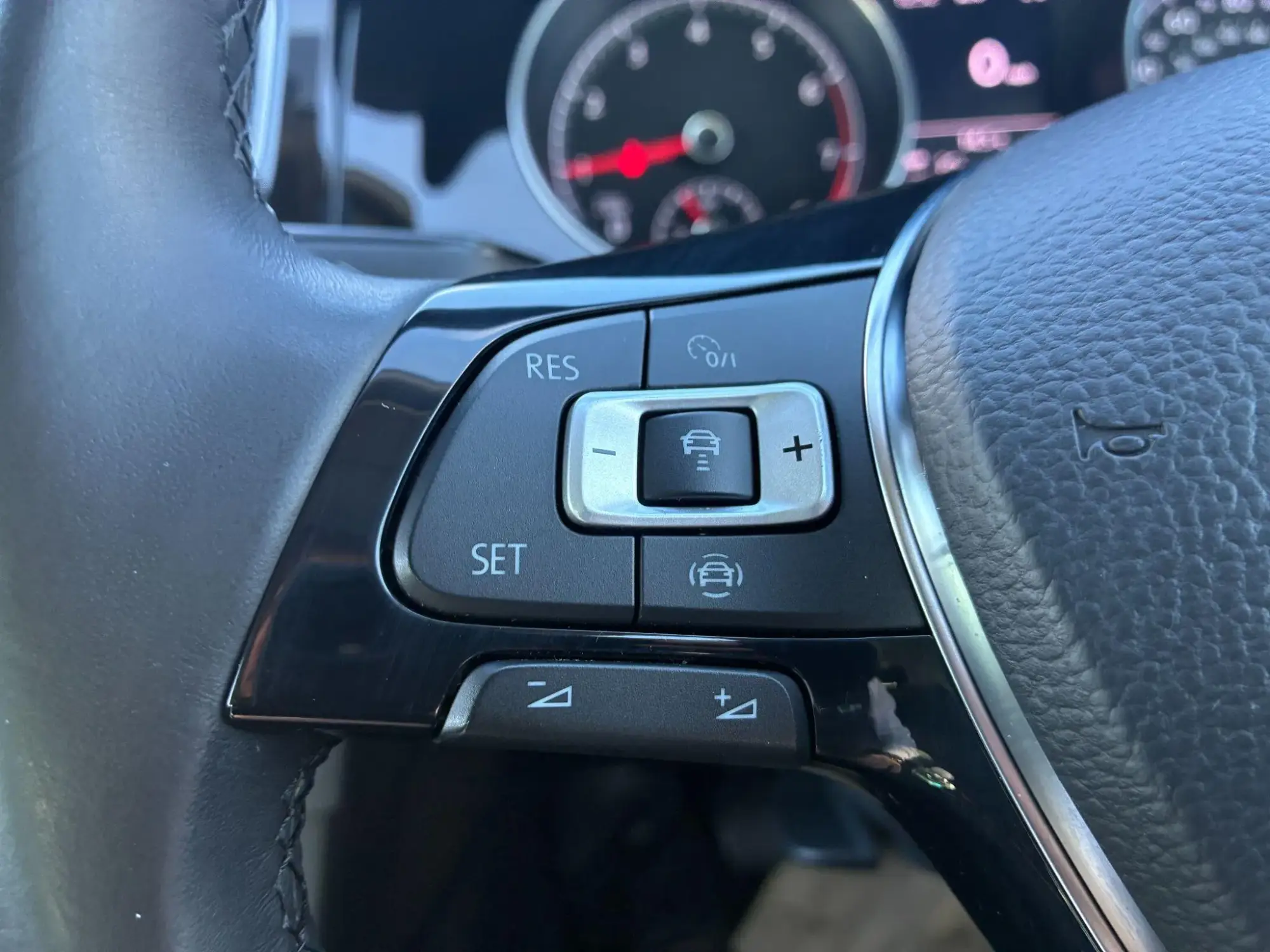 Volkswagen Golf Image 12