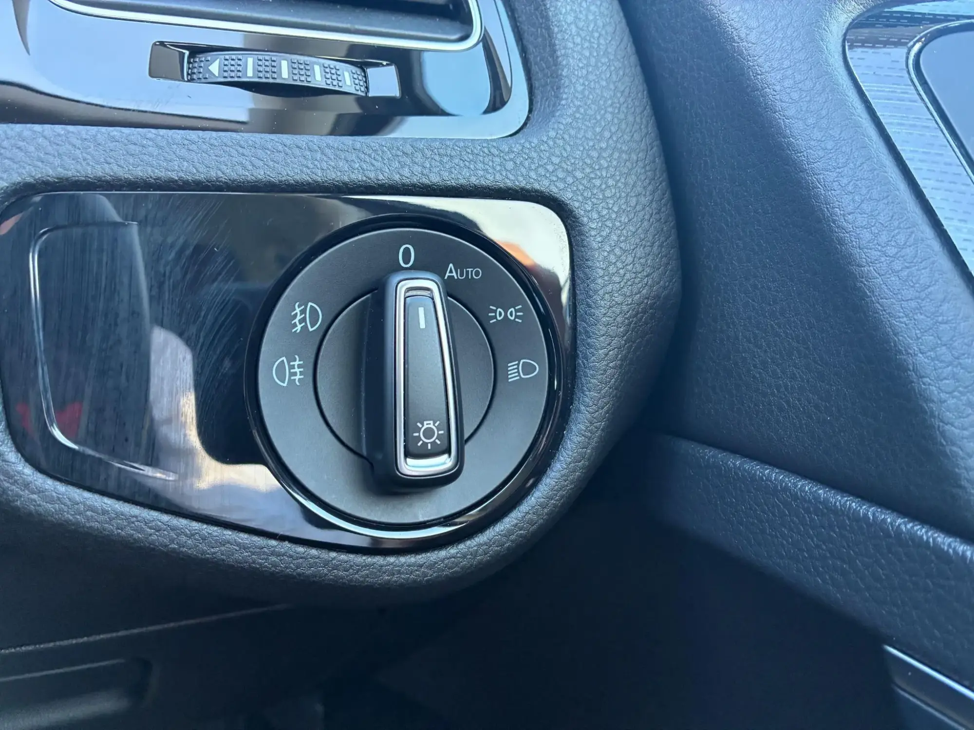 Volkswagen Golf Image 16