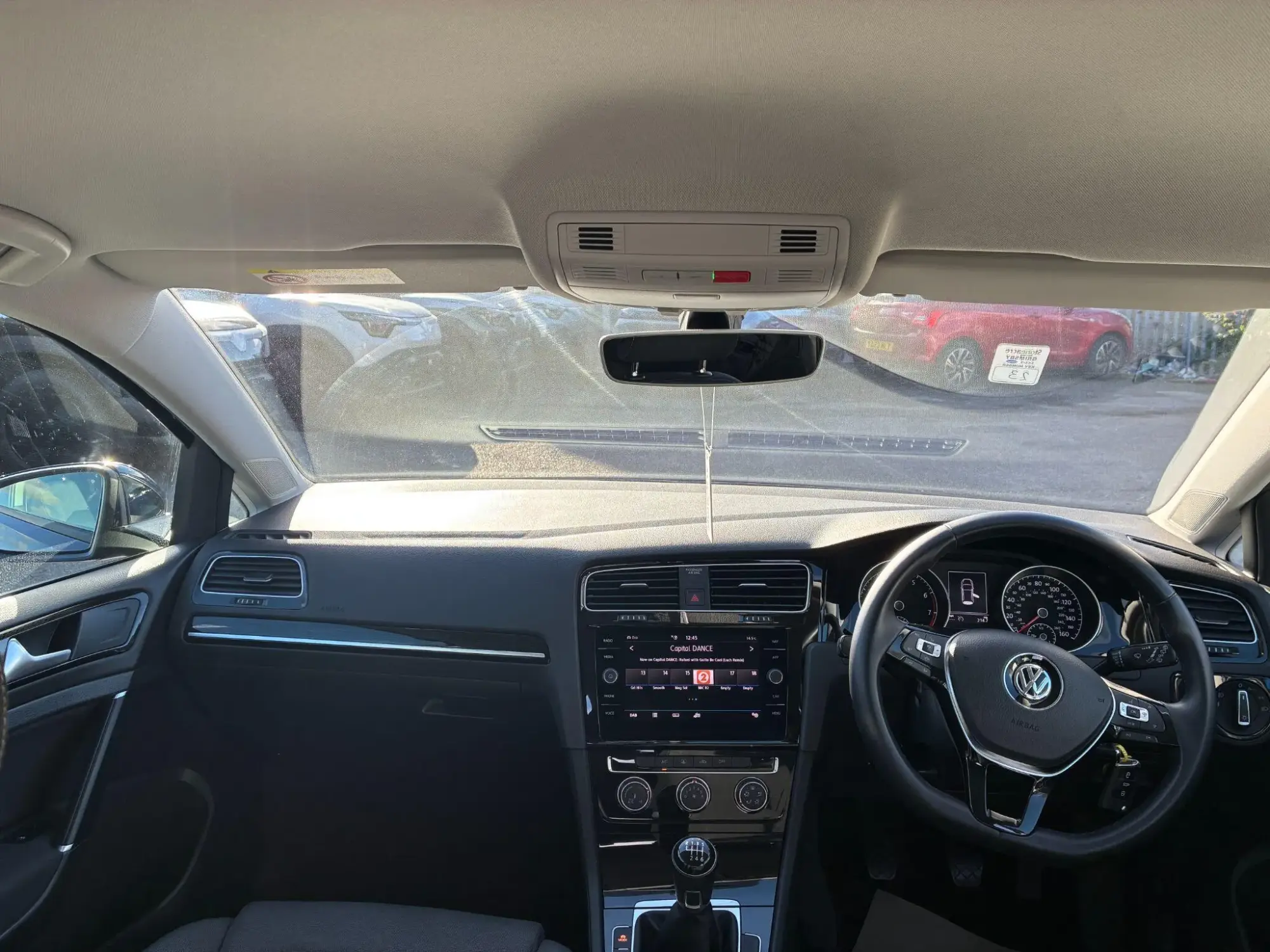 Volkswagen Golf Image 24