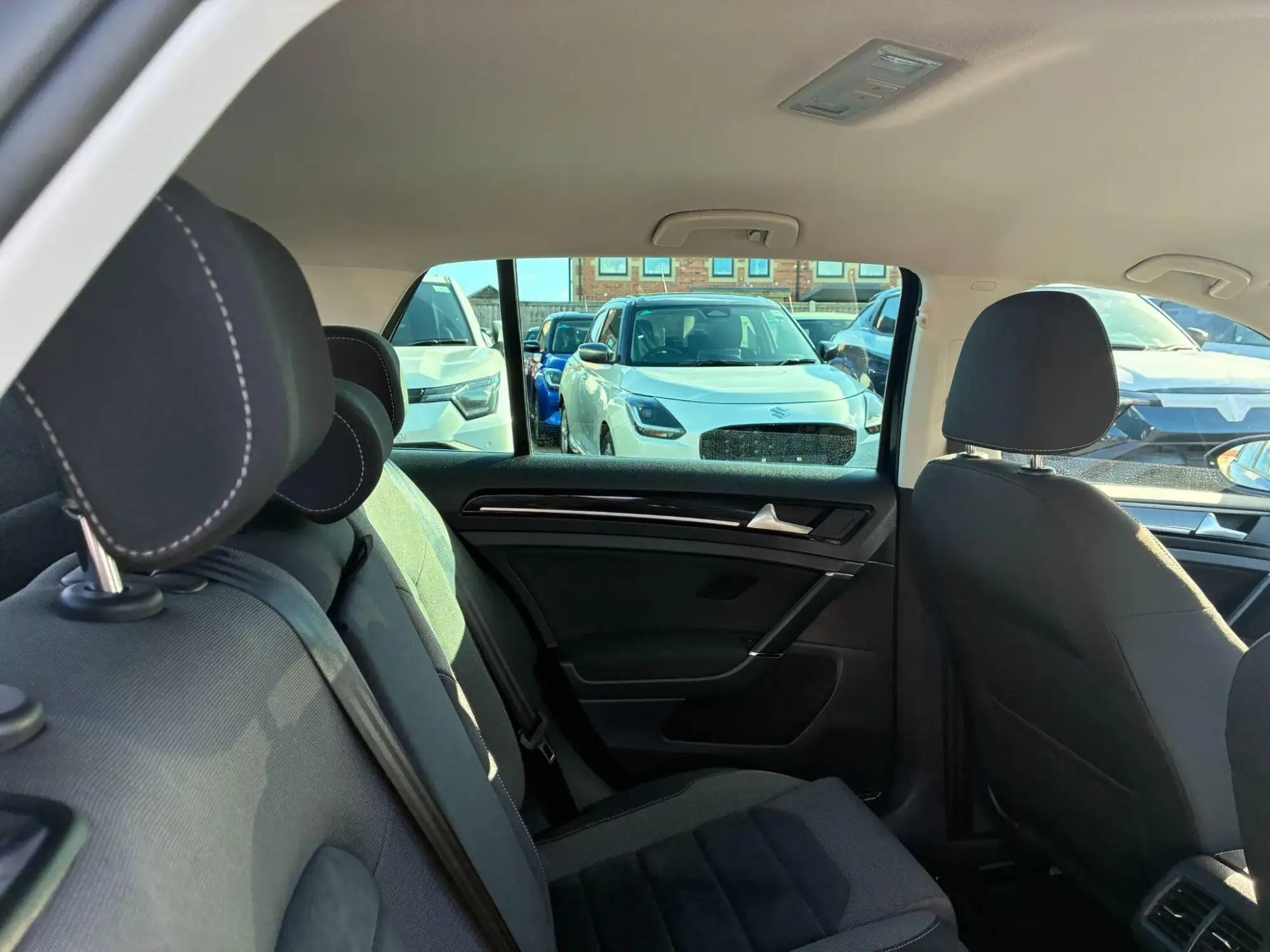 Volkswagen Golf Image 26