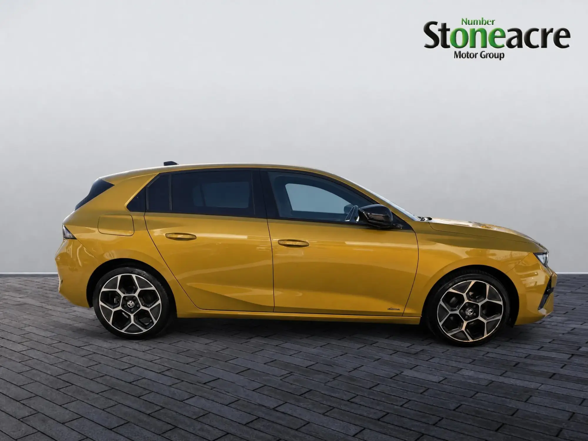 Vauxhall Astra 1.2 Turbo Ultimate Euro 6 (s/s) 5dr FL73ZST Image 2