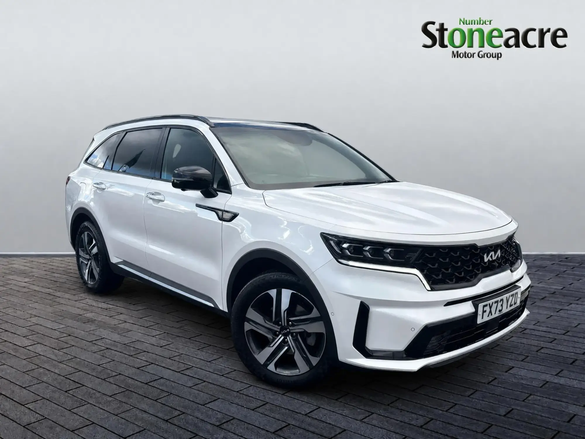 Kia Sorento Plug-in Hybrid 1.6 T-GDi 13.8kWh Edition Auto AWD Euro 6 (s/s) 5dr FX73YZD Image 1