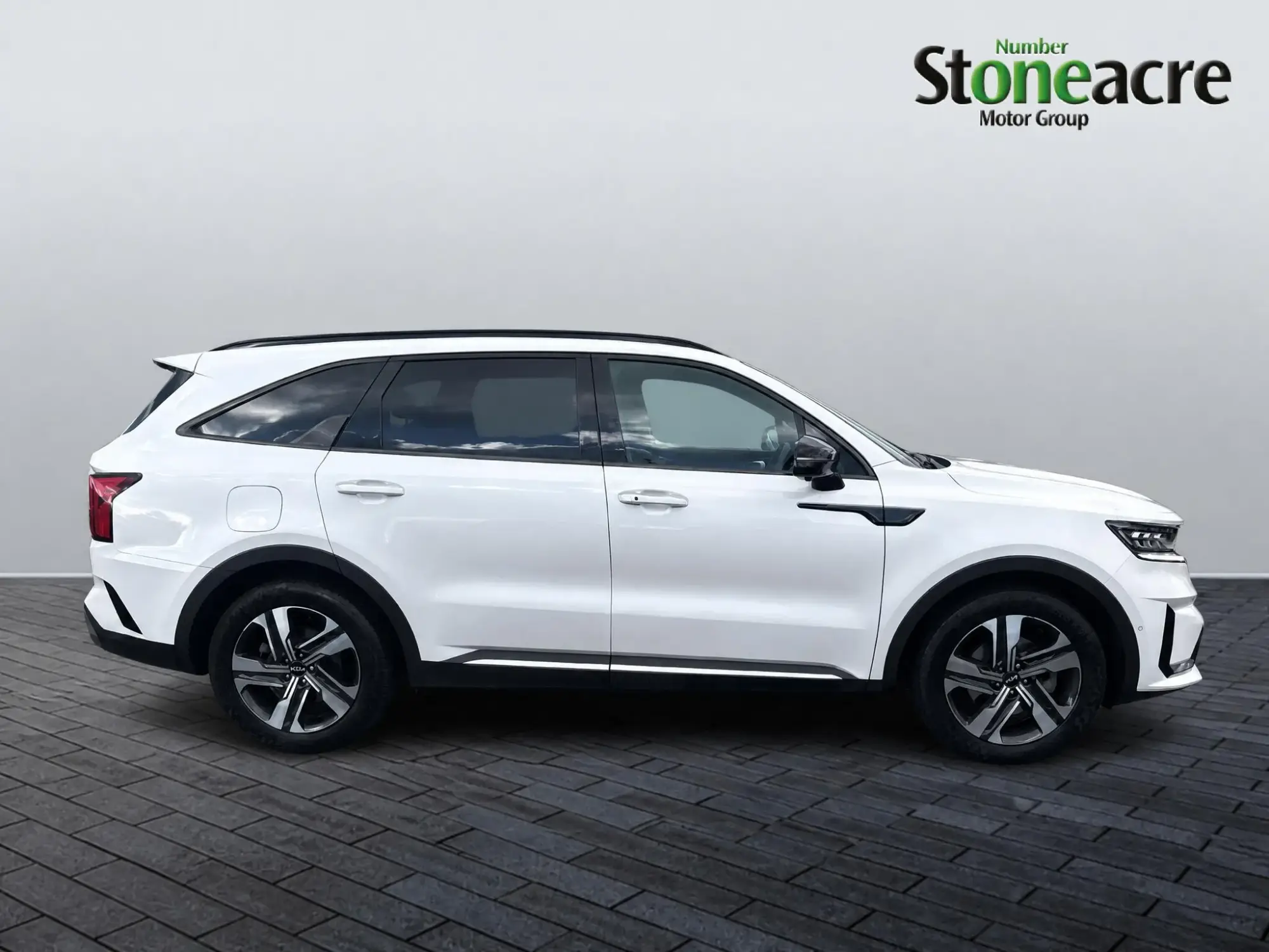 Kia Sorento Plug-in Hybrid Image 7 Kia Sorento Plug-in Hybrid Image 7