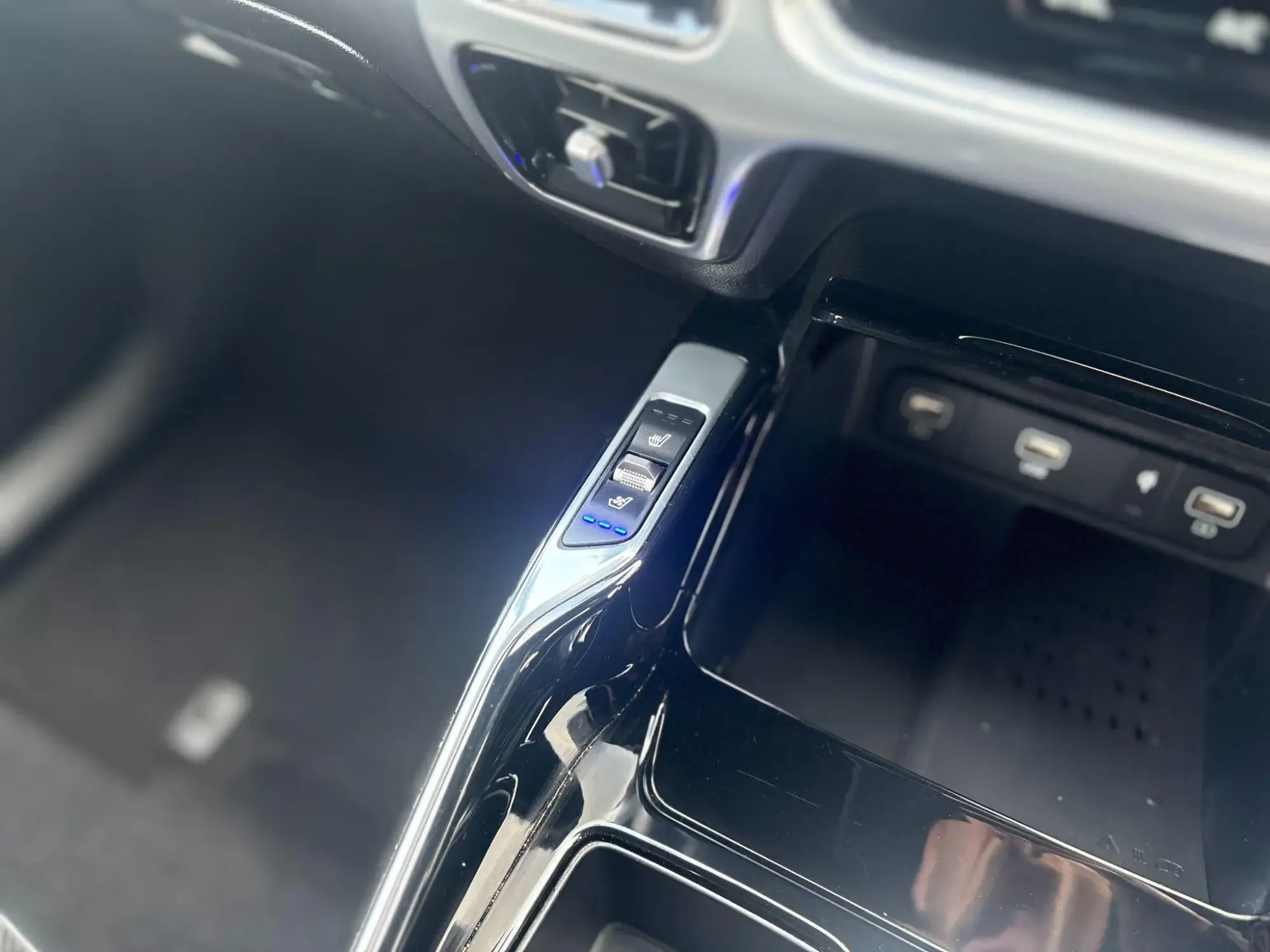 Kia Sorento Plug-in Hybrid Image 11 Kia Sorento Plug-in Hybrid Image 11