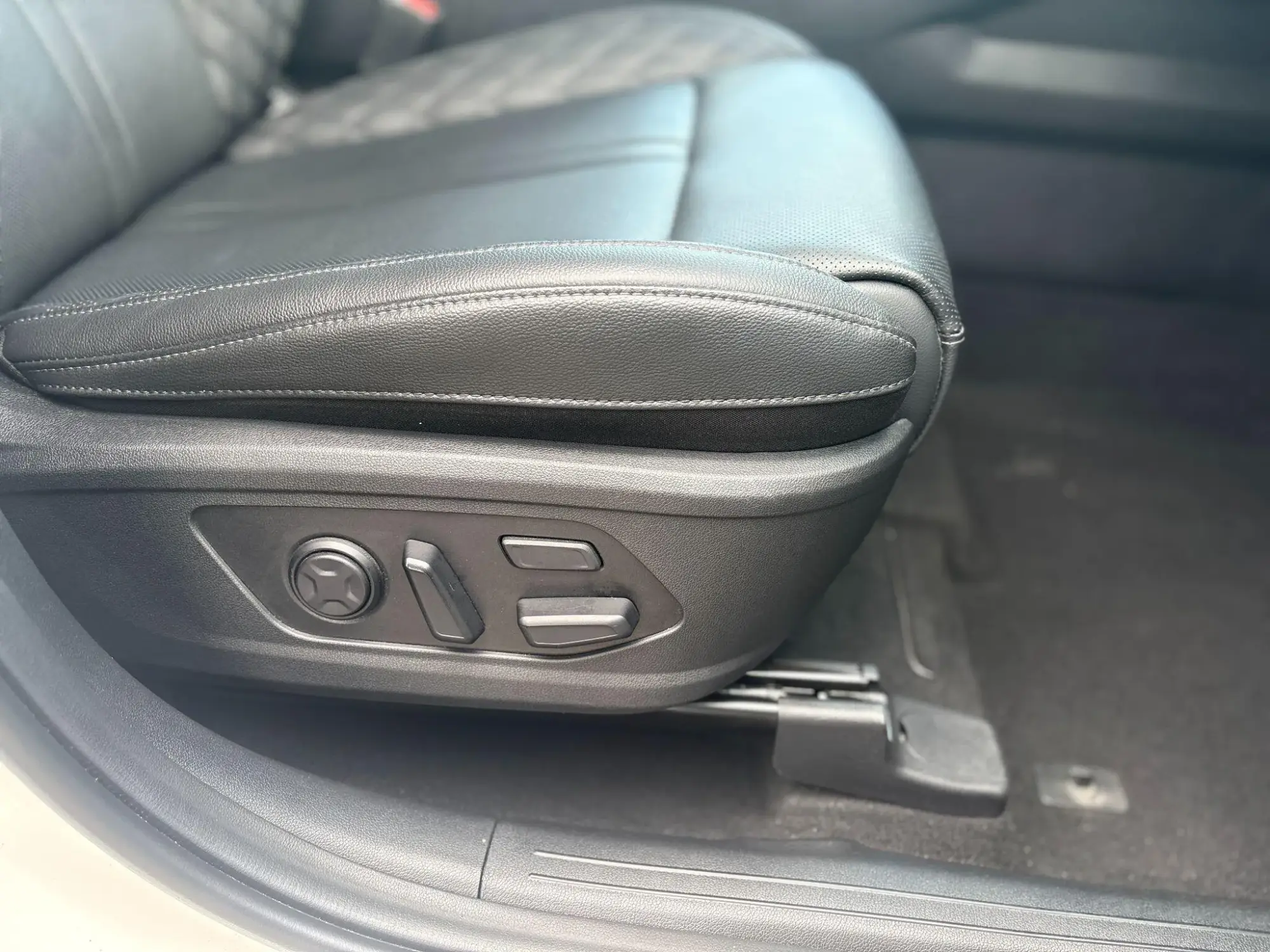 Kia Sorento Plug-in Hybrid Image 19 Kia Sorento Plug-in Hybrid Image 19