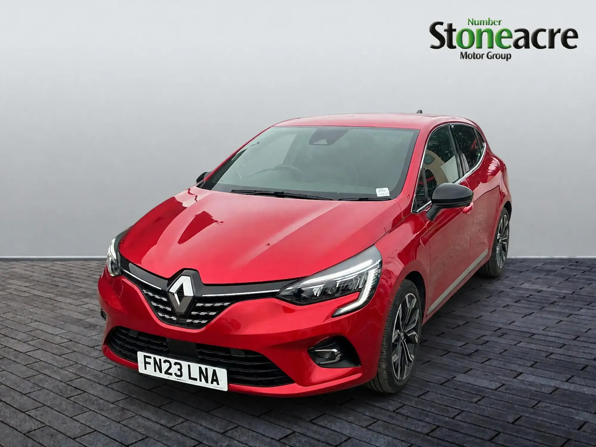 Renault Clio E-Tech 1.6 E-TECH Techno Auto Euro 6 (s/s) 5dr A25NKS Image 3 Renault Clio E-Tech 1.6 E-TECH Techno Auto Euro 6 (s/s) 5dr A25NKS Image 3