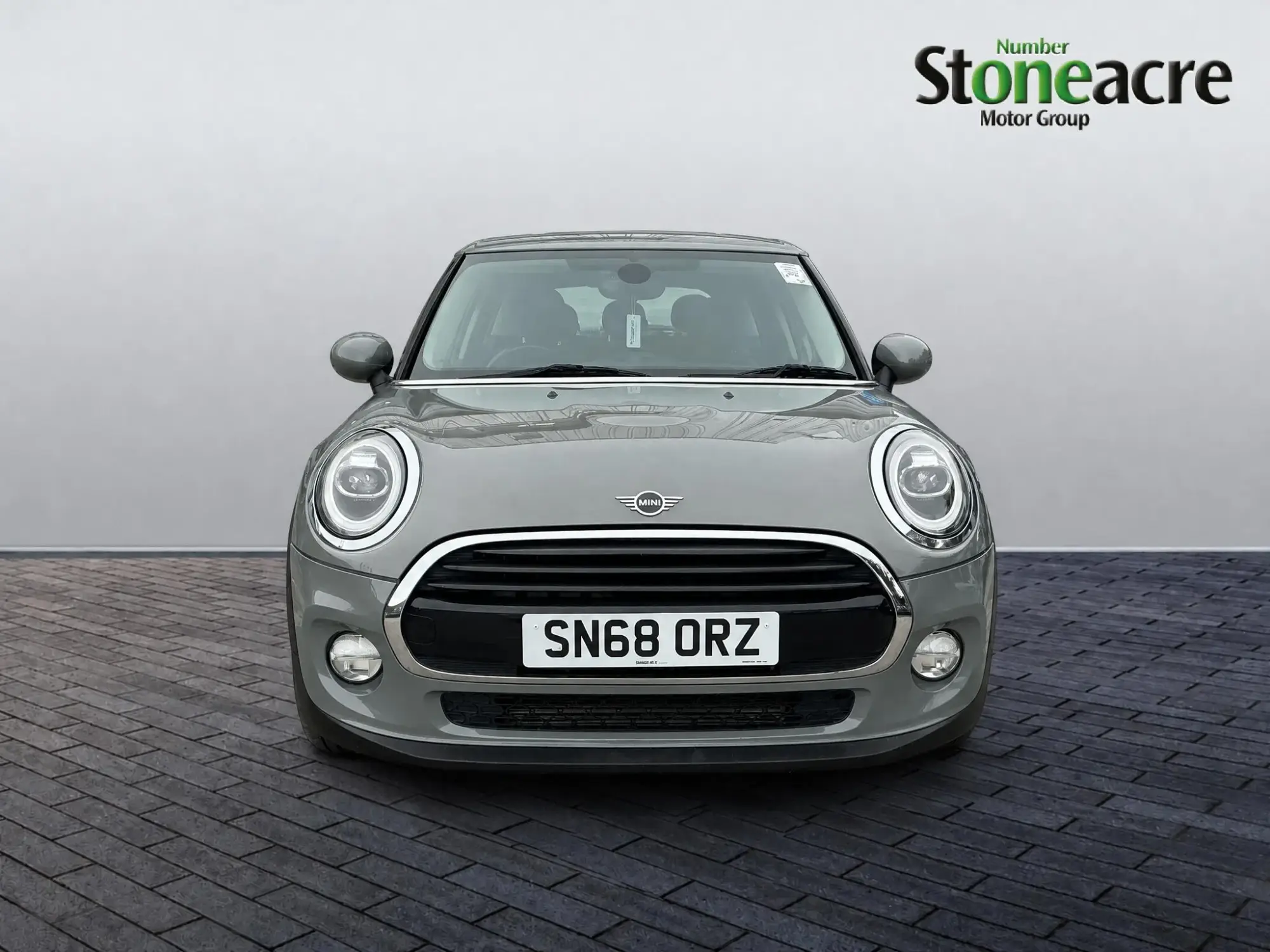 MINI Hatch 5-Door Hatch Cooper Classic SN68ORZ Image 2 MINI Hatch 5-Door Hatch Cooper Classic SN68ORZ Image 2