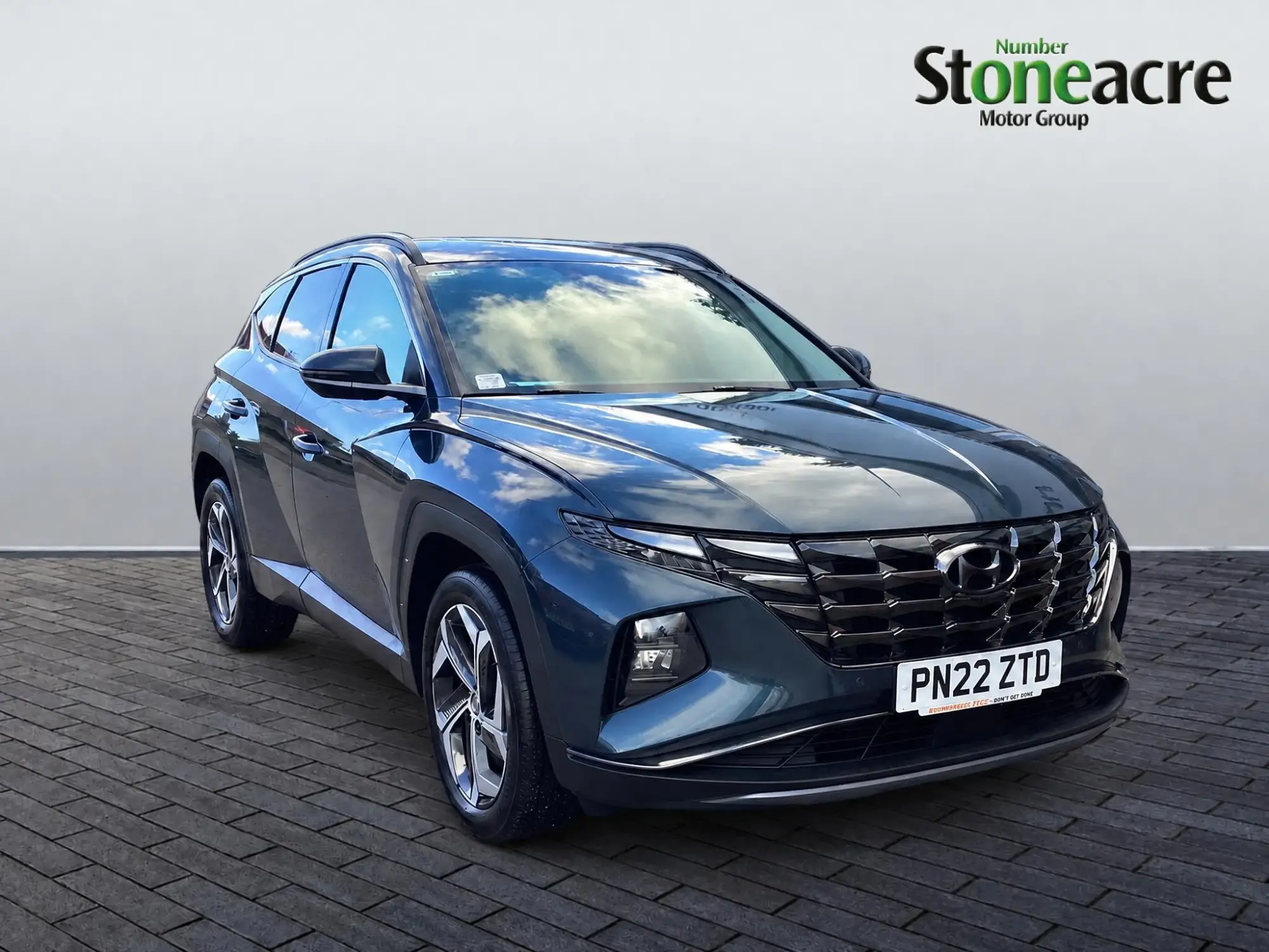Hyundai TUCSON Hybrid 1.6 TGDi Hybrid 230 Premium 5dr 2WD Auto PN22ZTD Image 1 Hyundai TUCSON Hybrid 1.6 TGDi Hybrid 230 Premium 5dr 2WD Auto PN22ZTD Image 1