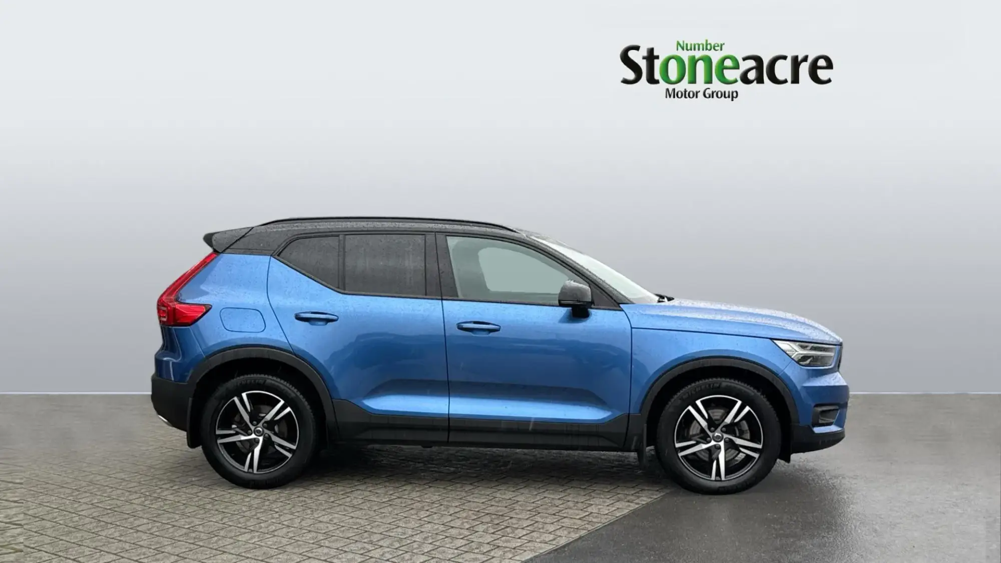 Volvo XC40 2.0 D4 R-Design Auto AWD Euro 6 (s/s) 5dr YN69ONL Image 3 Volvo XC40 2.0 D4 R-Design Auto AWD Euro 6 (s/s) 5dr YN69ONL Image 3