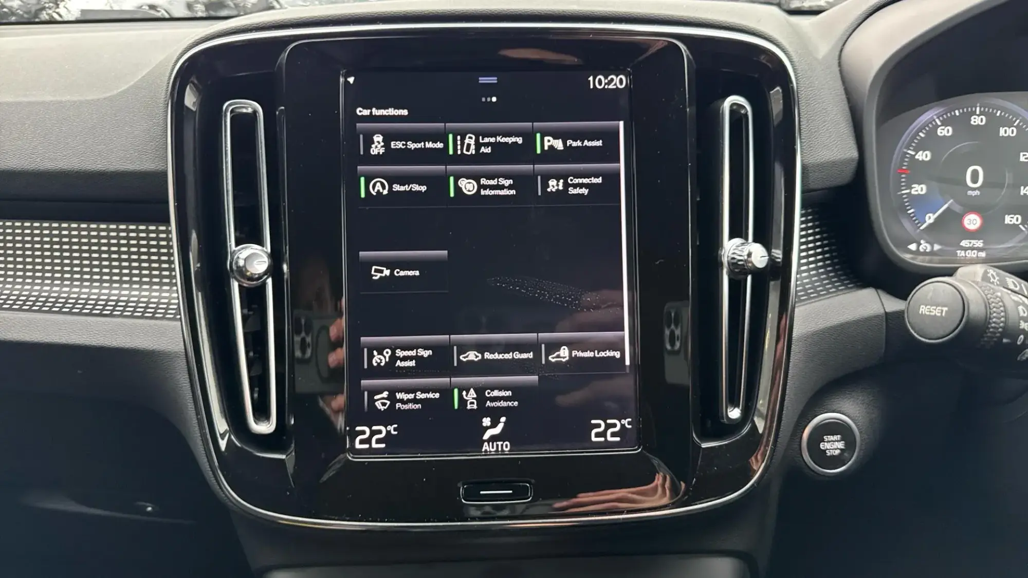 Volvo XC40 Image 12