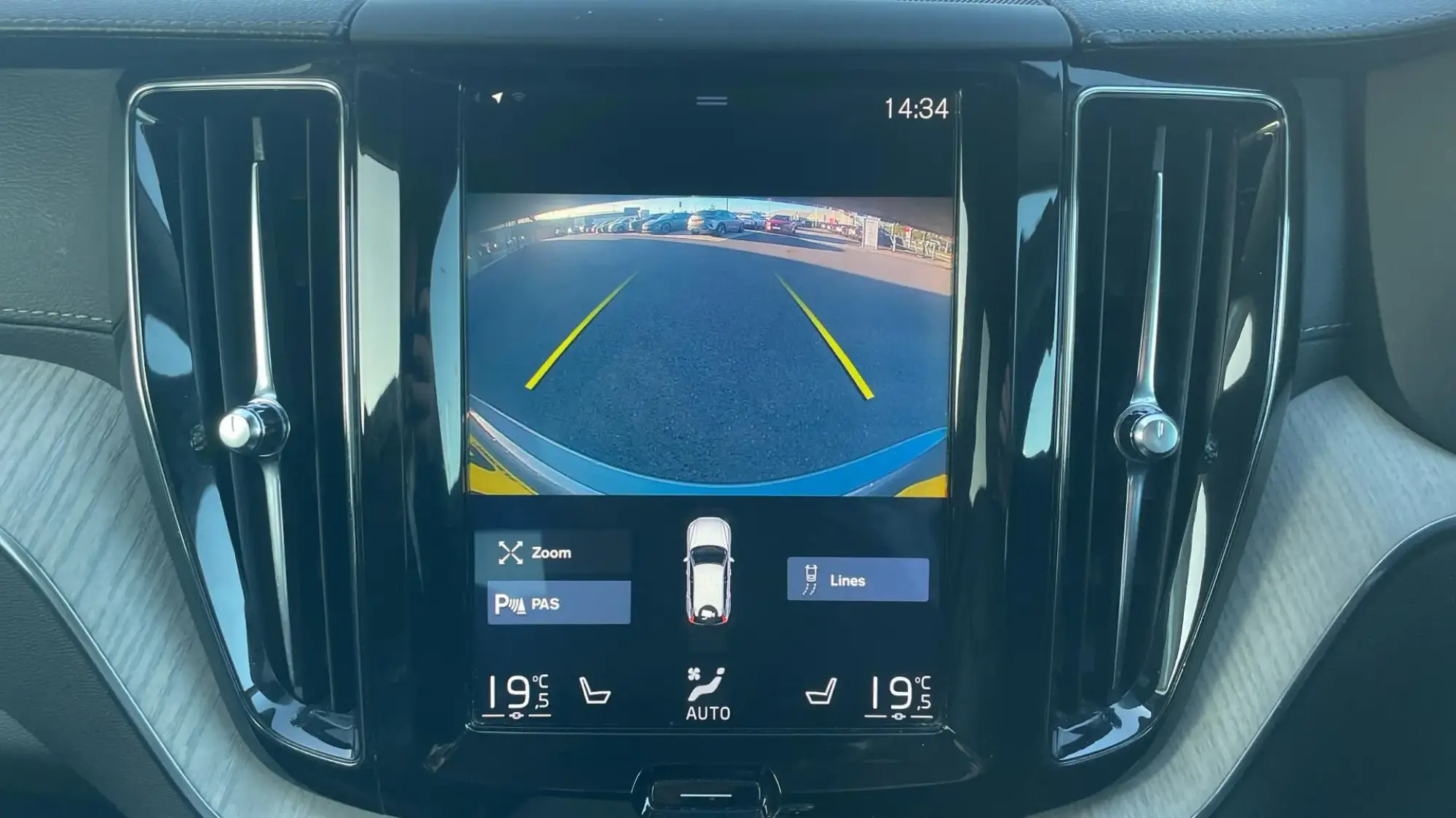 Volvo XC60 Image 17