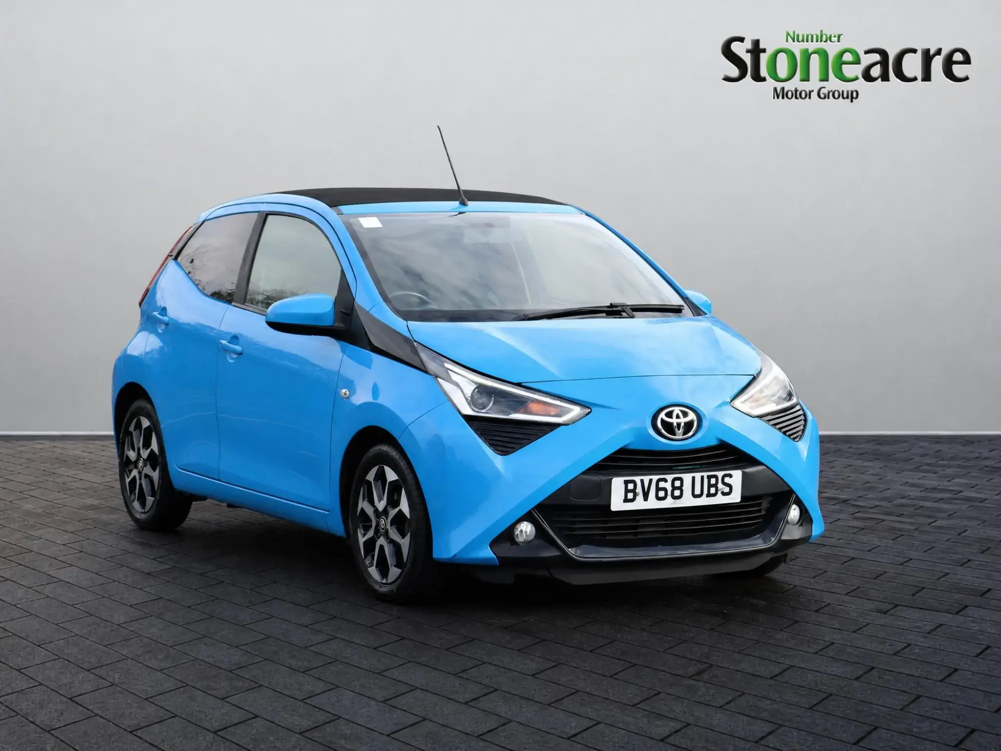 Toyota Aygo 1.0 VVT-i x-plore x-shift Euro 6 5dr BV68UBS Image 1 Toyota Aygo 1.0 VVT-i x-plore x-shift Euro 6 5dr BV68UBS Image 1