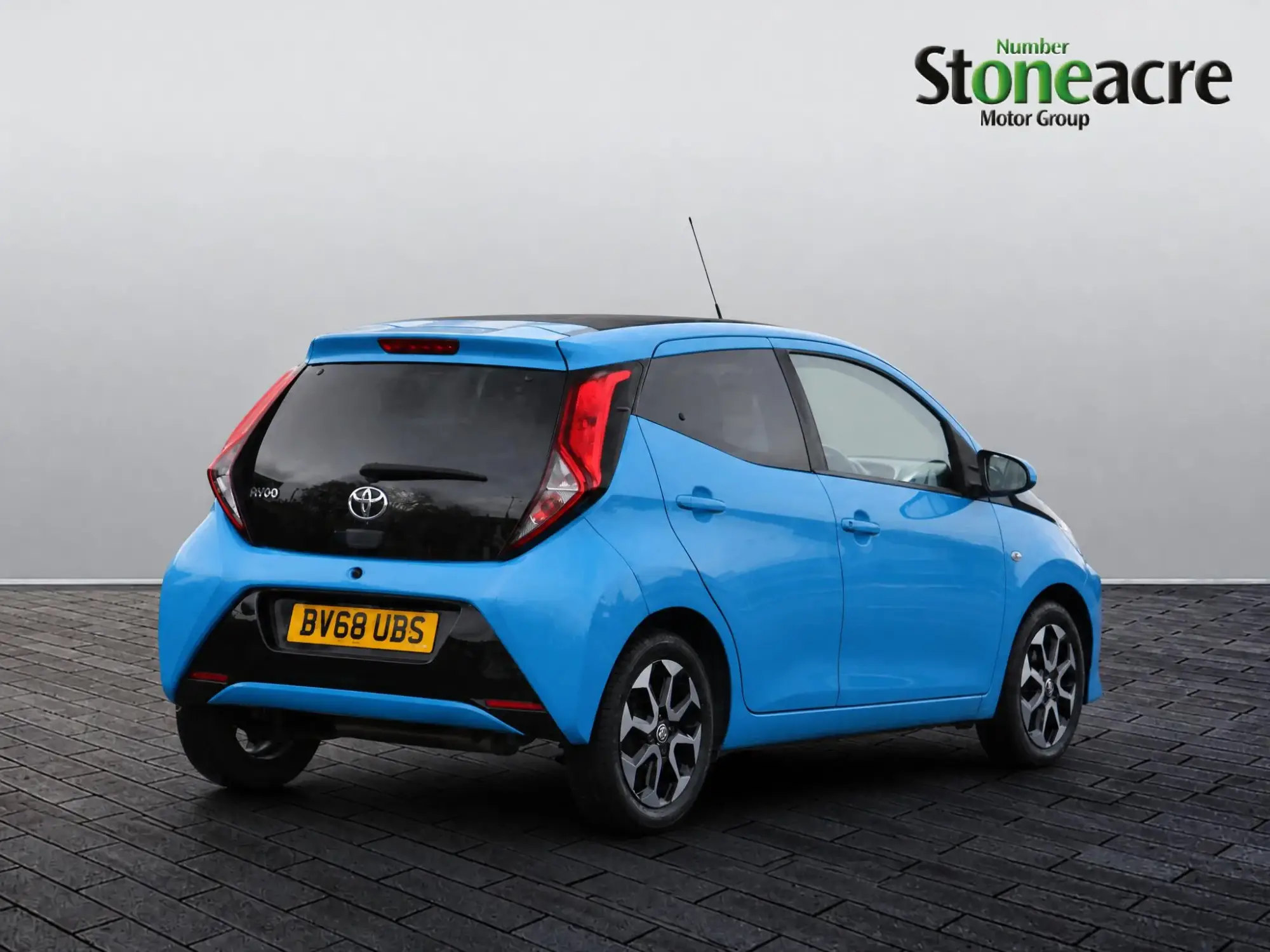 Toyota Aygo 1.0 VVT-i x-plore x-shift Euro 6 5dr BV68UBS Image 3 Toyota Aygo 1.0 VVT-i x-plore x-shift Euro 6 5dr BV68UBS Image 3