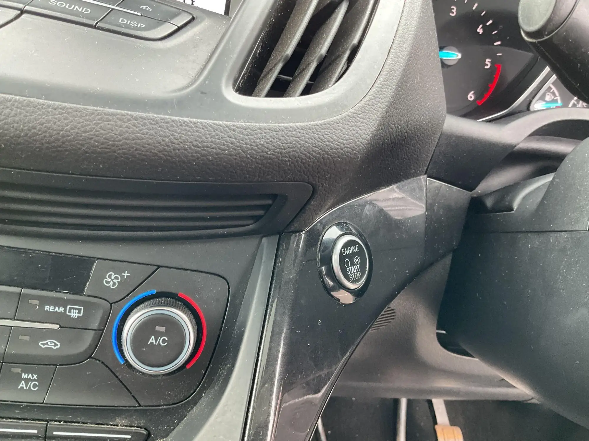 Ford Kuga Image 17