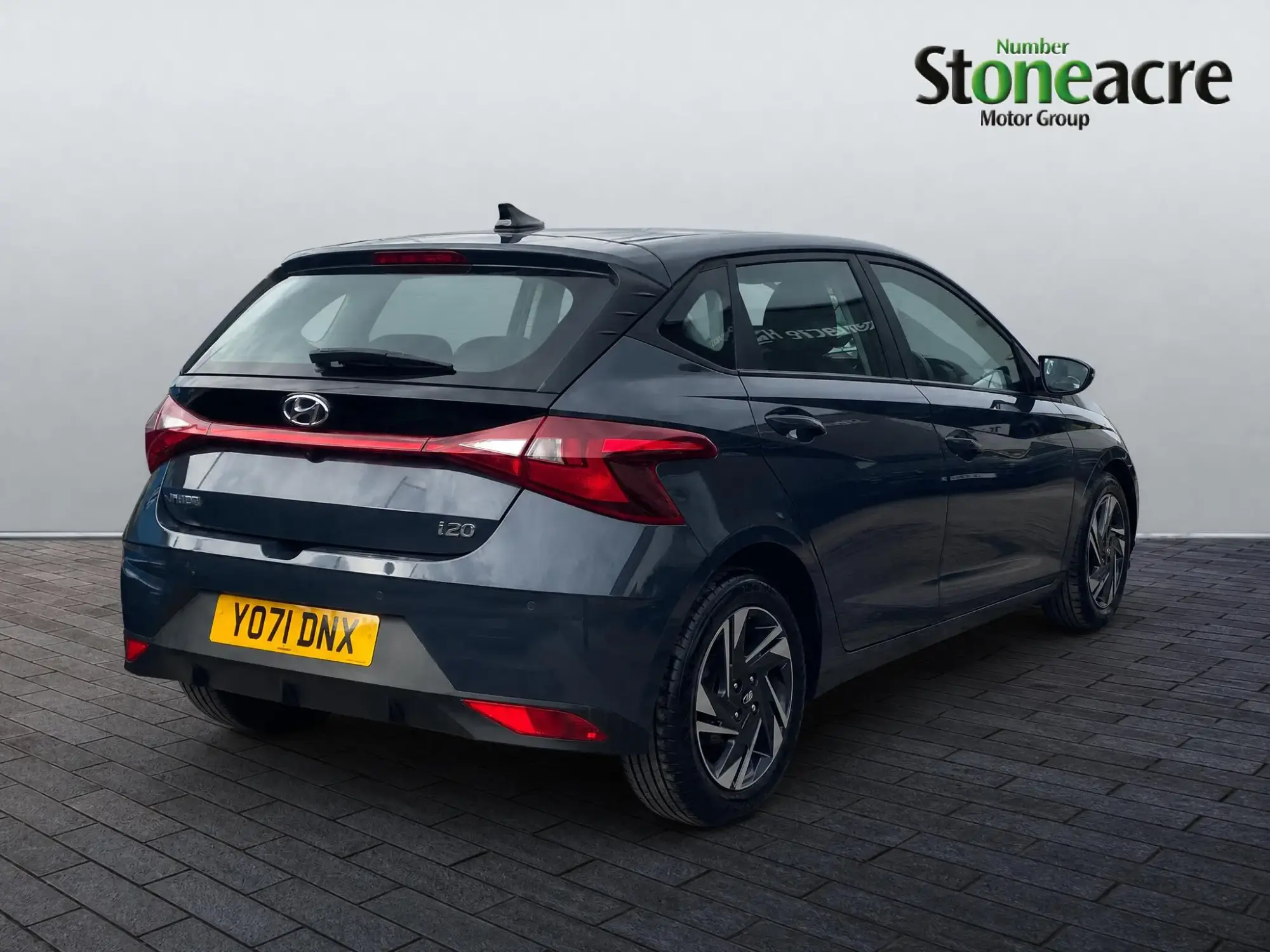 Hyundai i20 Image 8 Hyundai i20 Image 8