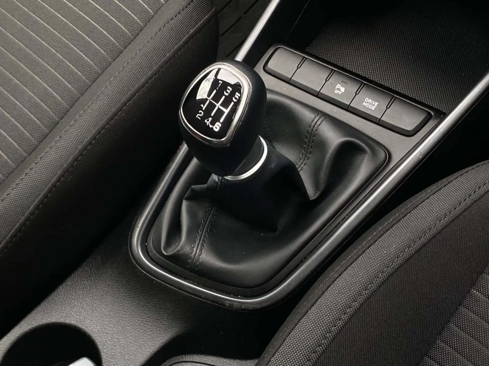 Hyundai i20 Image 12 Hyundai i20 Image 12