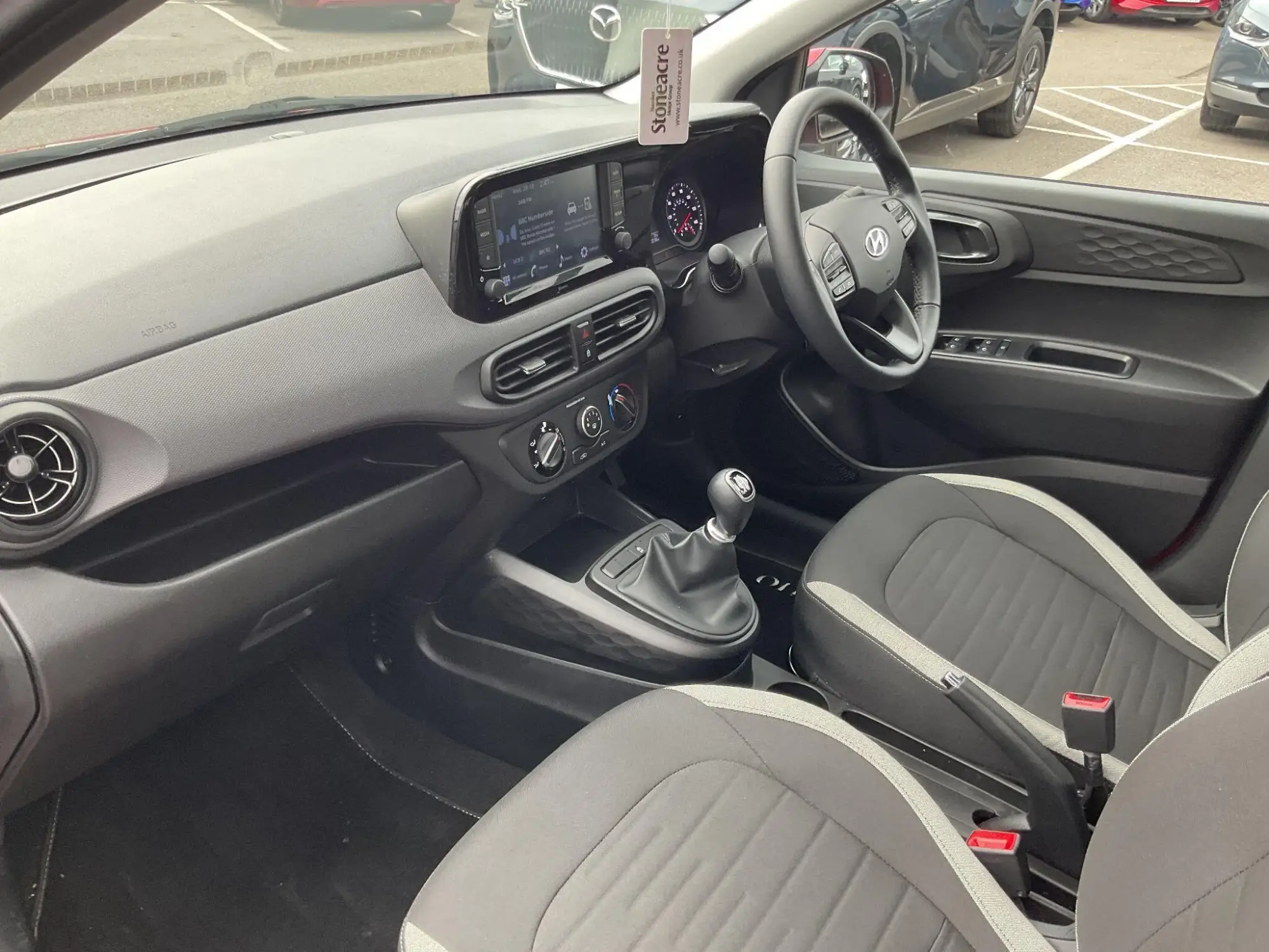 Hyundai i10 Image 12 Hyundai i10 Image 12