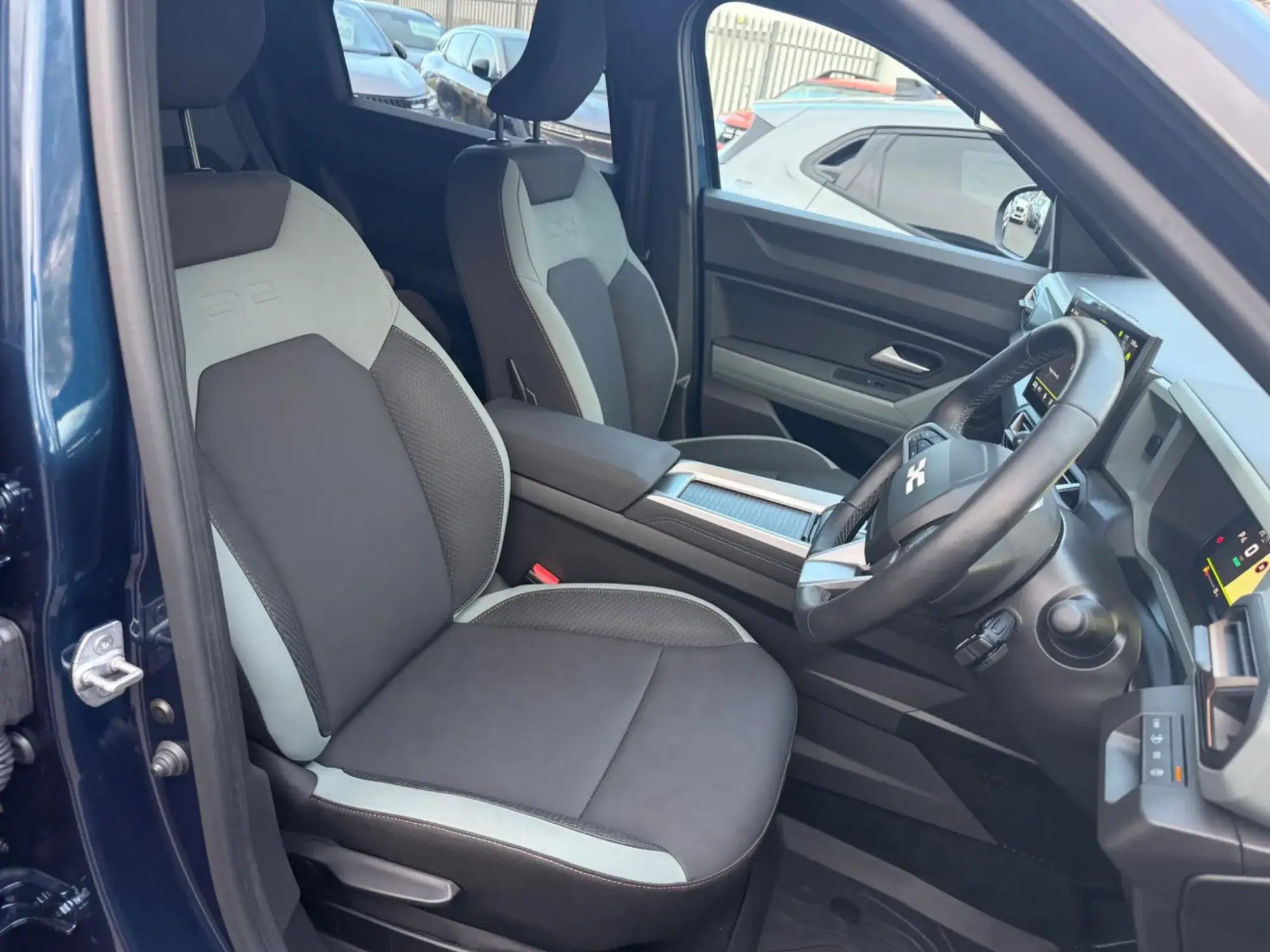 Dacia Bigster Hybrid Image 15