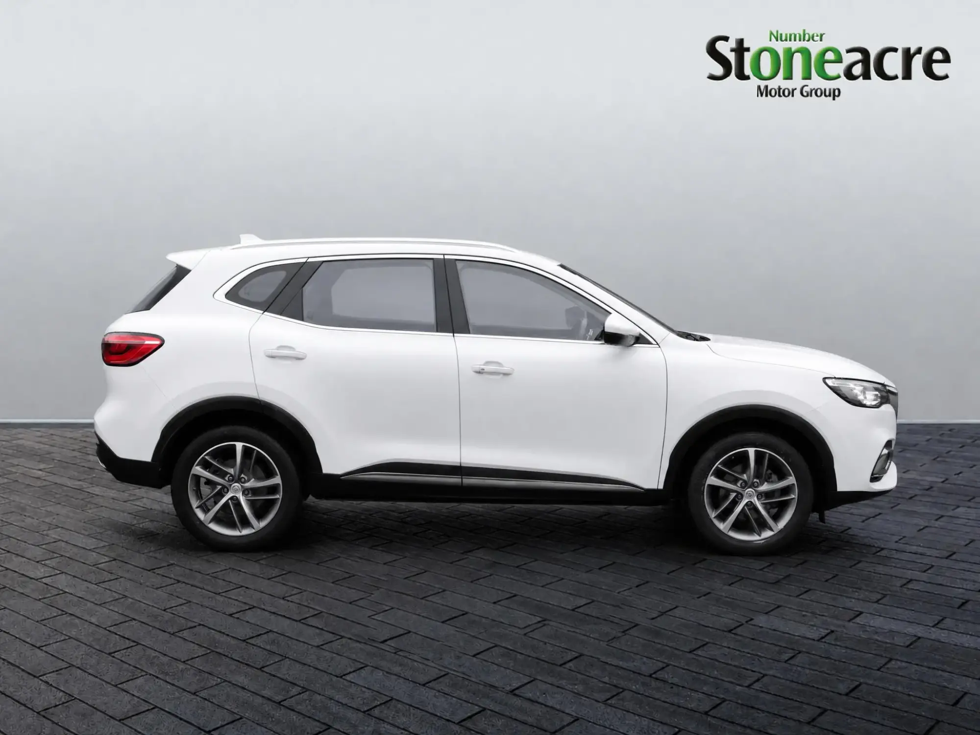 MG HS 1.5 T-GDI Exclusive SUV 5dr Petrol DCT Euro 6 (s/s) (162 ps) PG62MLG Image 2