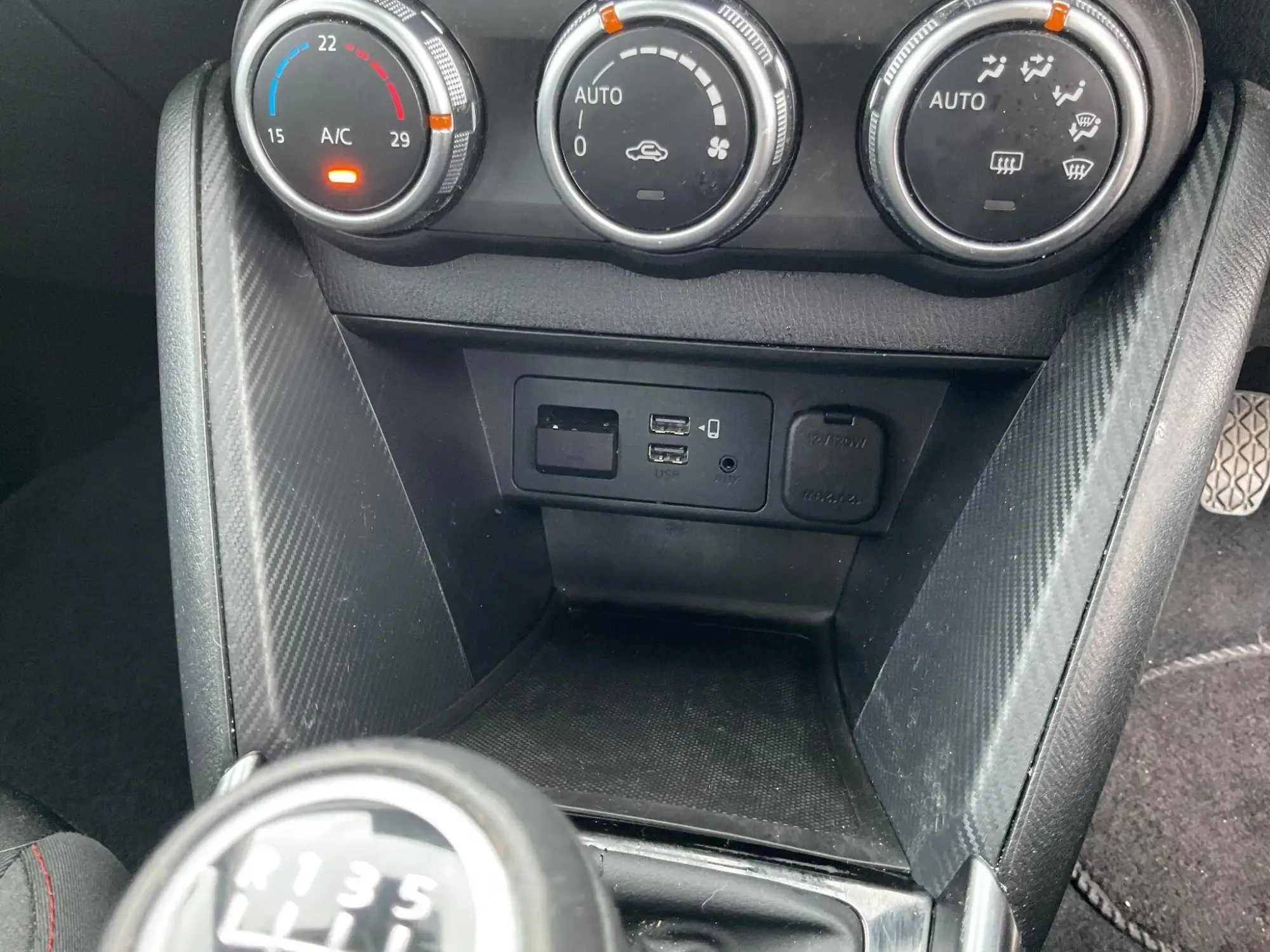 Mazda2 Image 24