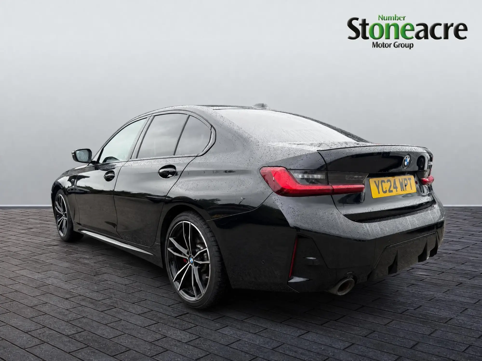 BMW 3 Series Image 4