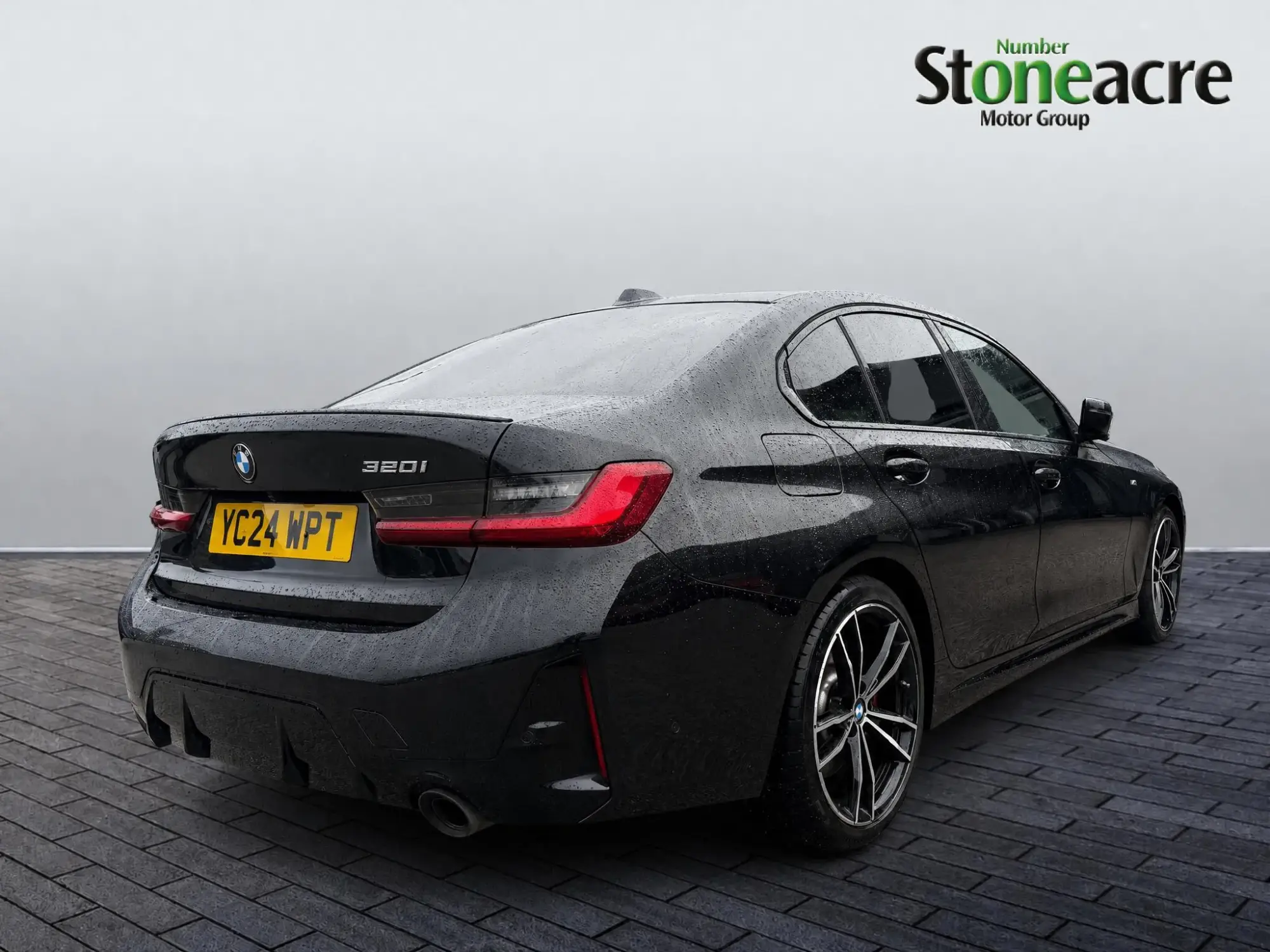 BMW 3 Series Image 8