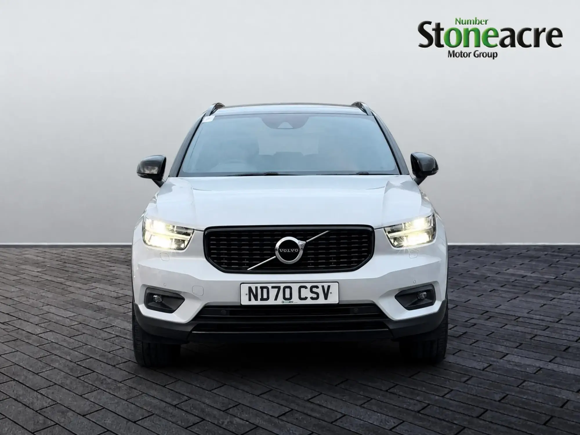 Volvo XC40 R-Design T3 (163 hp) Manual ND70CSV Image 2 Volvo XC40 R-Design T3 (163 hp) Manual ND70CSV Image 2