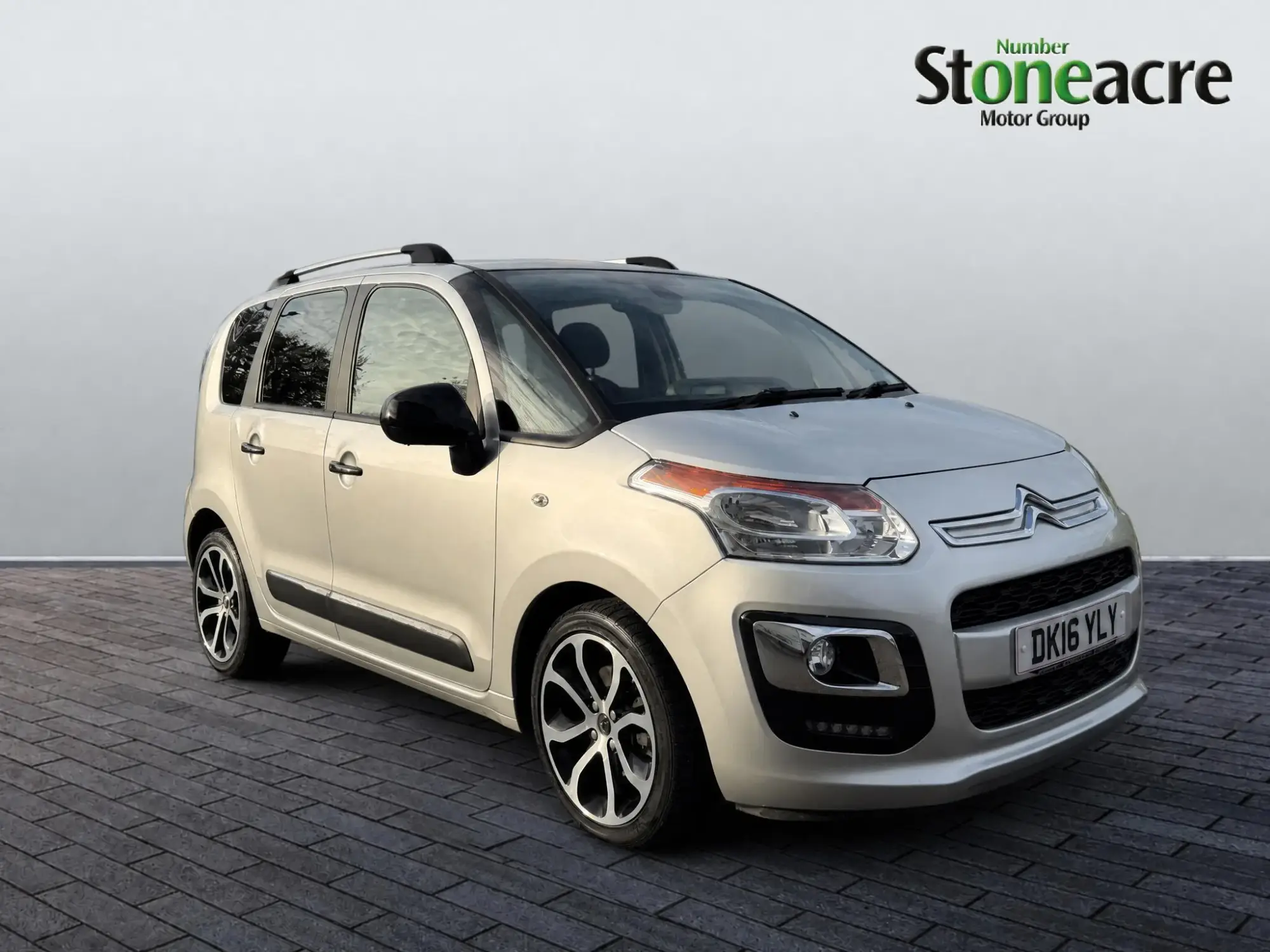 Citroen C3 Picasso 1.2 PureTech Platinum Euro 6 5dr DK16YLY Image 1 Citroen C3 Picasso 1.2 PureTech Platinum Euro 6 5dr DK16YLY Image 1