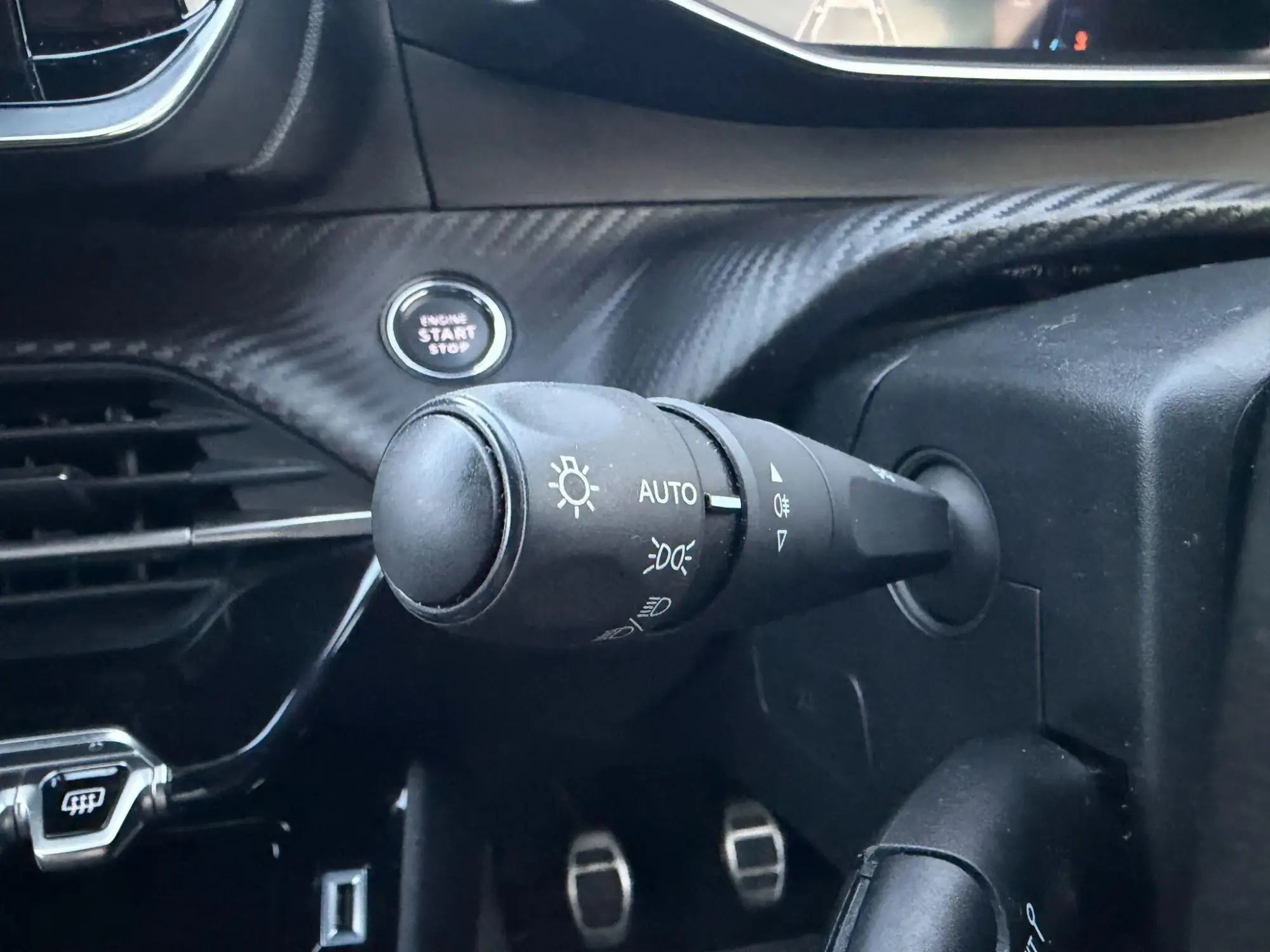 Peugeot 2008 Image 9