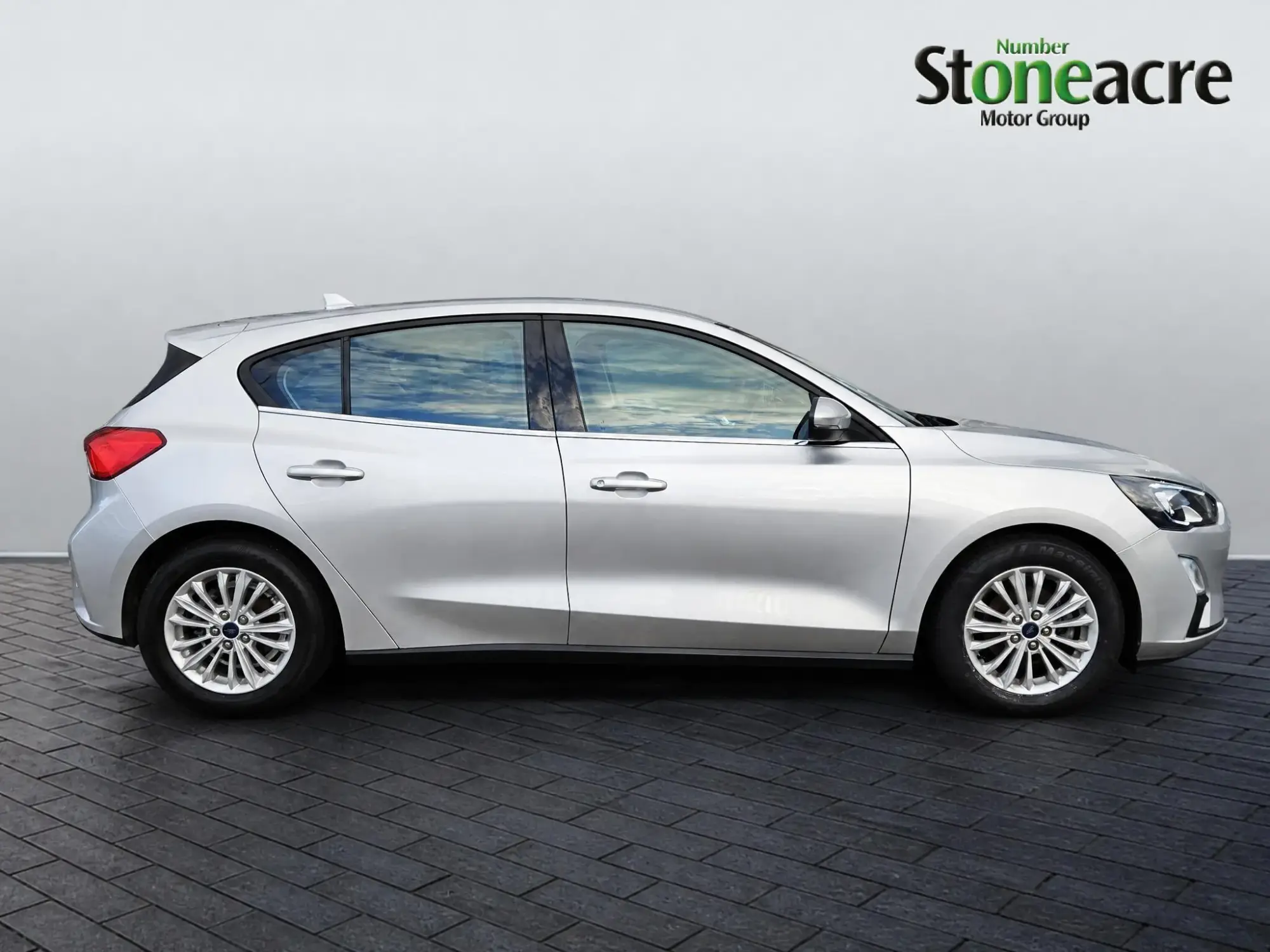 Ford Focus 1.0 EcoBoost Hybrid mHEV 125 Titanium Edition 5dr YM71OBJ Image 2 Ford Focus 1.0 EcoBoost Hybrid mHEV 125 Titanium Edition 5dr YM71OBJ Image 2