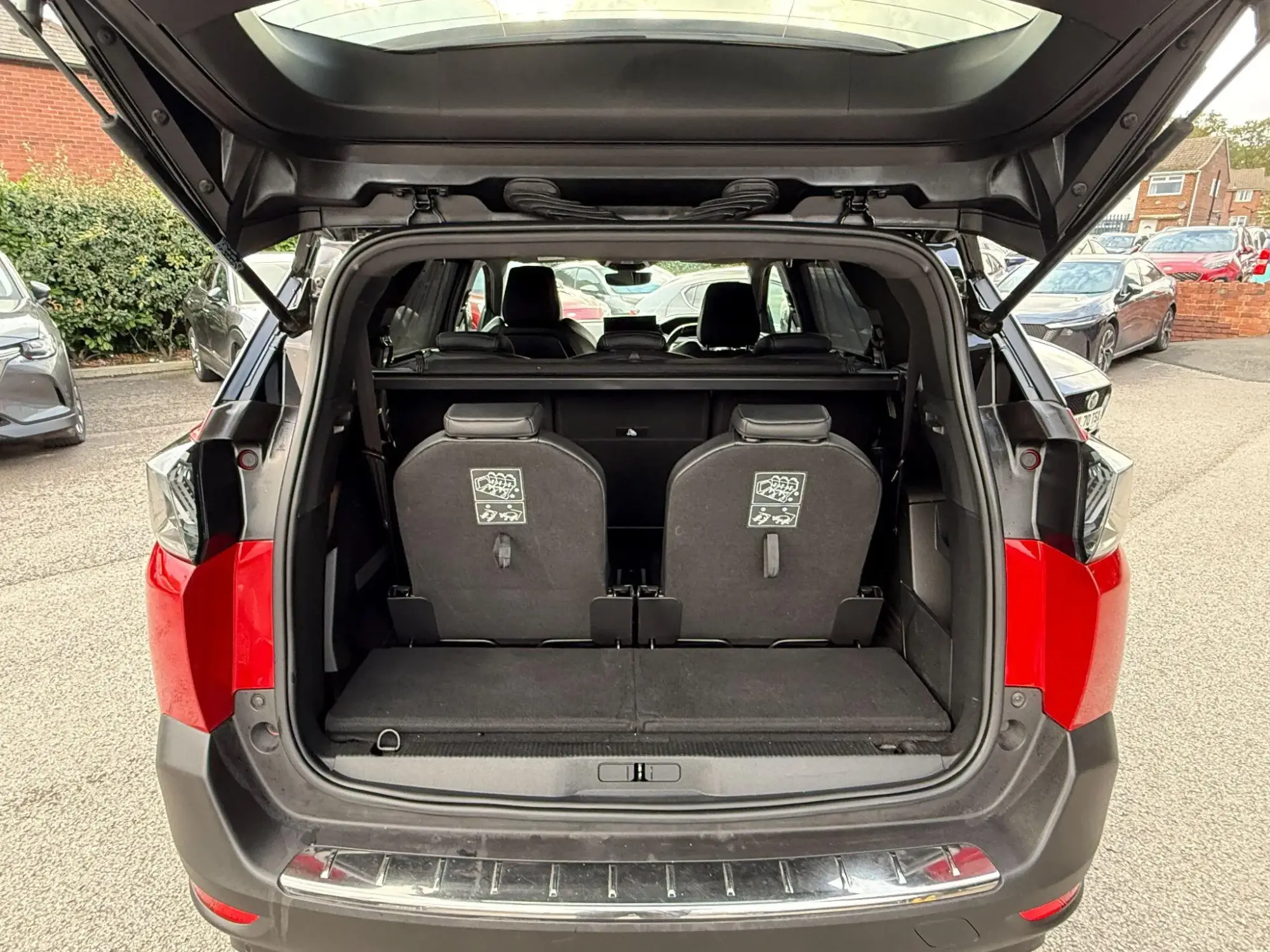 Peugeot 5008 Image 12