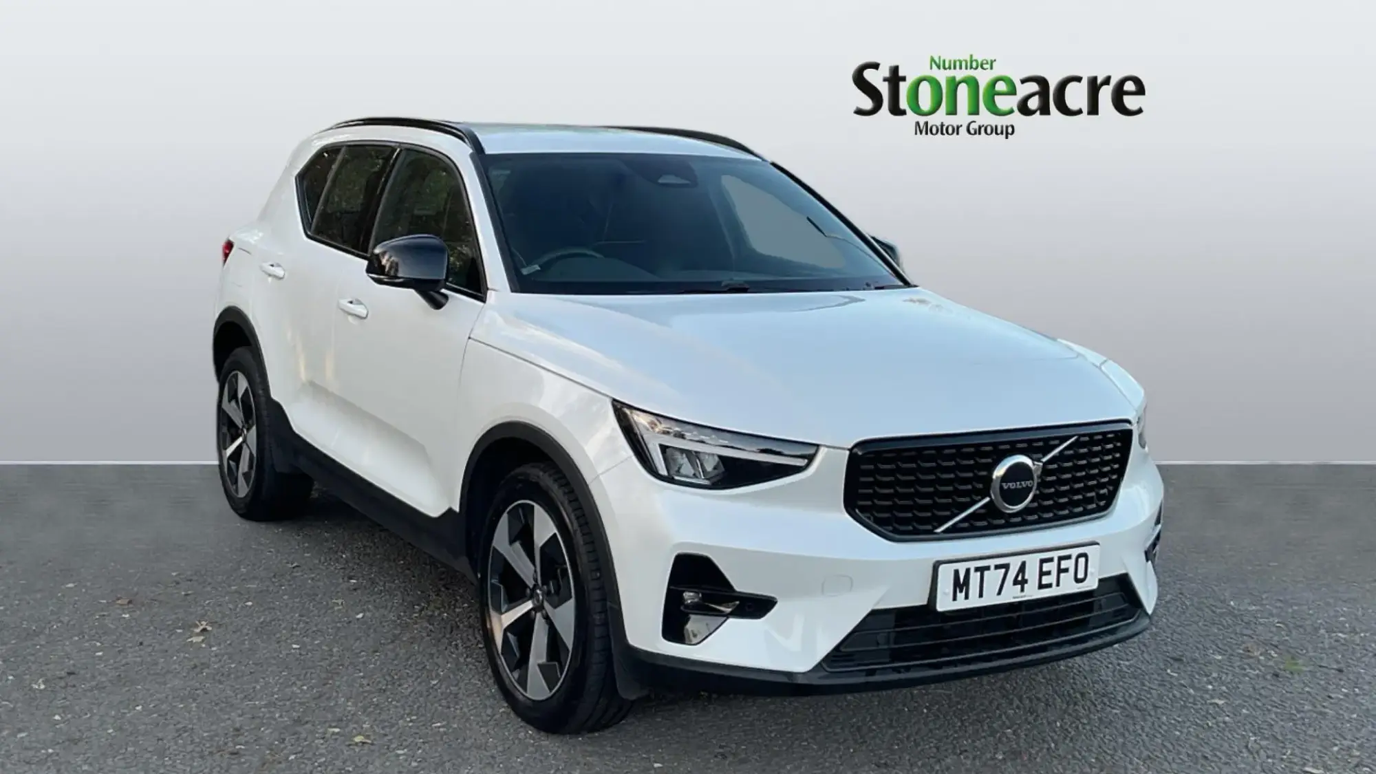 Volvo XC40 2.0 B4P Plus Dark 5dr Auto MT74EFO Image 1 Volvo XC40 2.0 B4P Plus Dark 5dr Auto MT74EFO Image 1