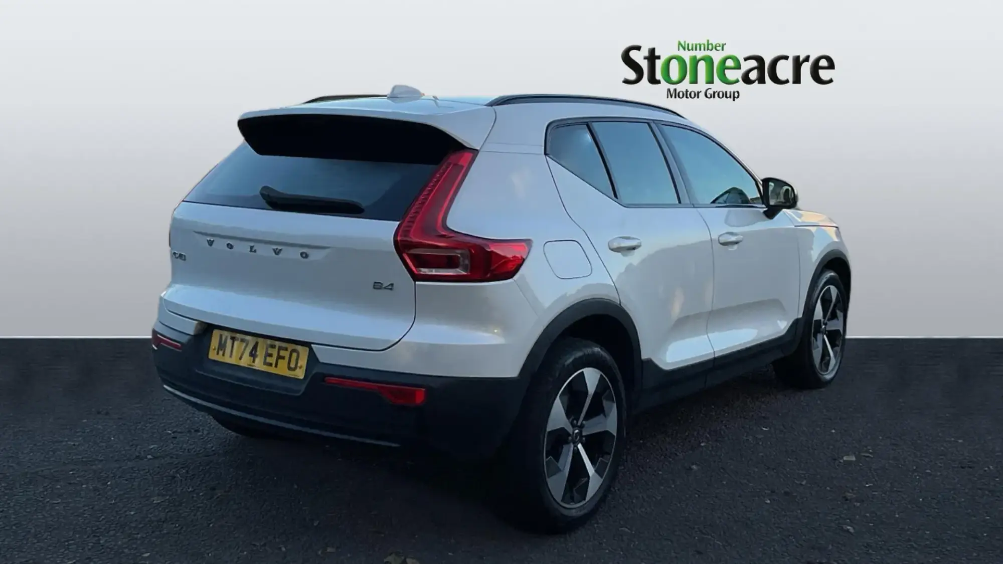 Volvo XC40 2.0 B4P Plus Dark 5dr Auto MT74EFO Image 2 Volvo XC40 2.0 B4P Plus Dark 5dr Auto MT74EFO Image 2