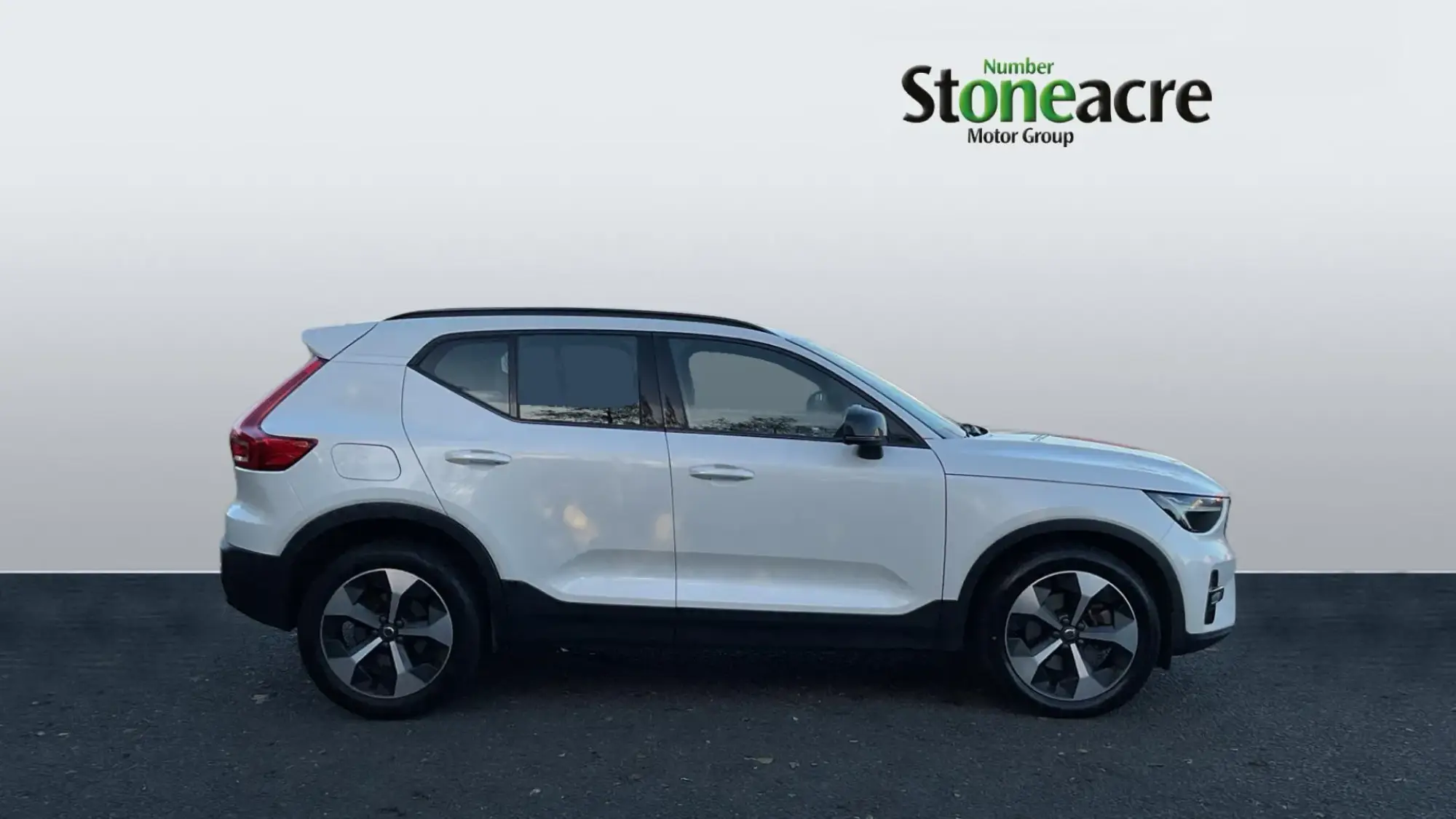 Volvo XC40 2.0 B4P Plus Dark 5dr Auto MT74EFO Image 3 Volvo XC40 2.0 B4P Plus Dark 5dr Auto MT74EFO Image 3