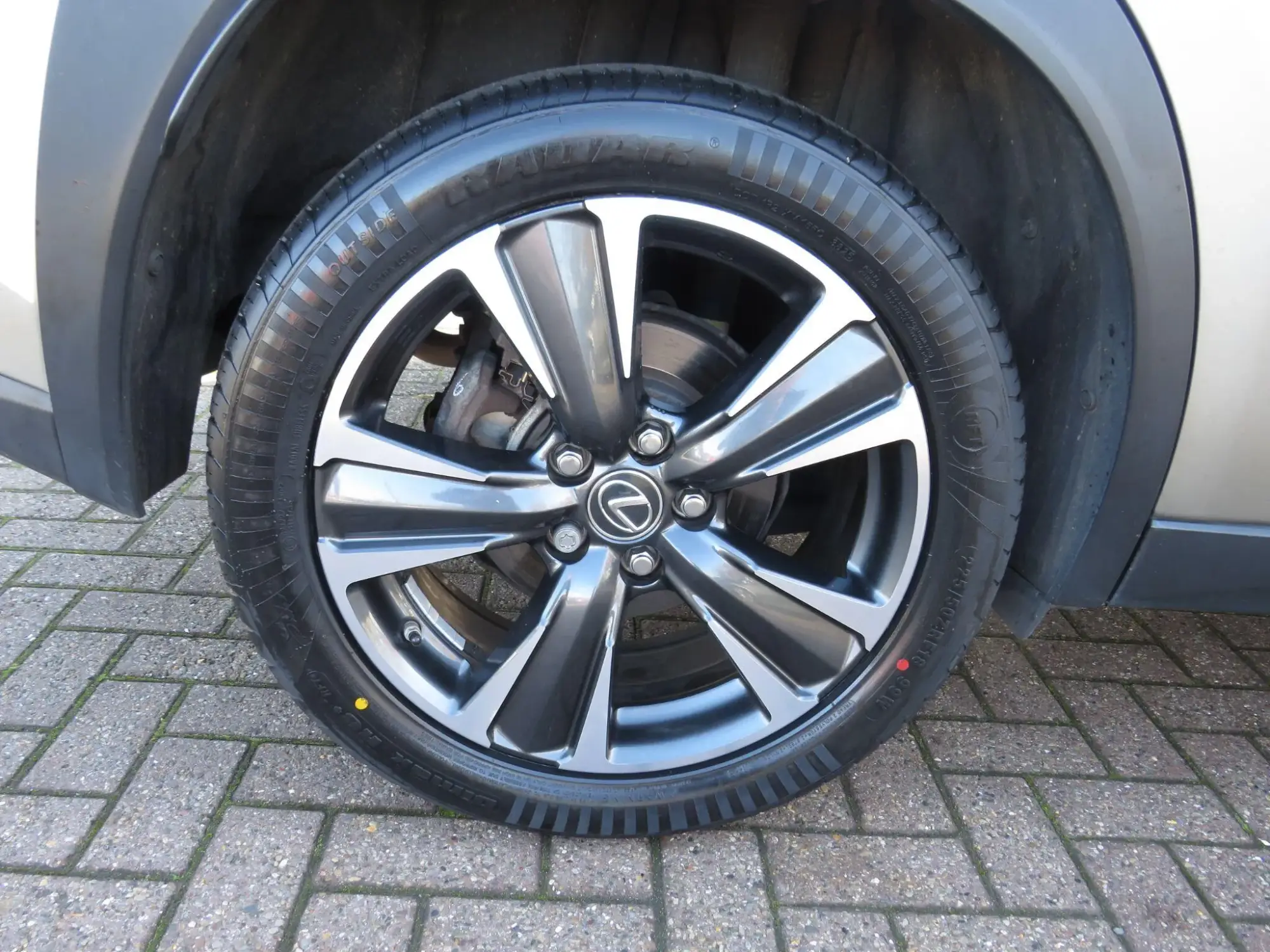 Lexus UX Self-Charging Hybrid Image 9 Lexus UX Self-Charging Hybrid Image 9