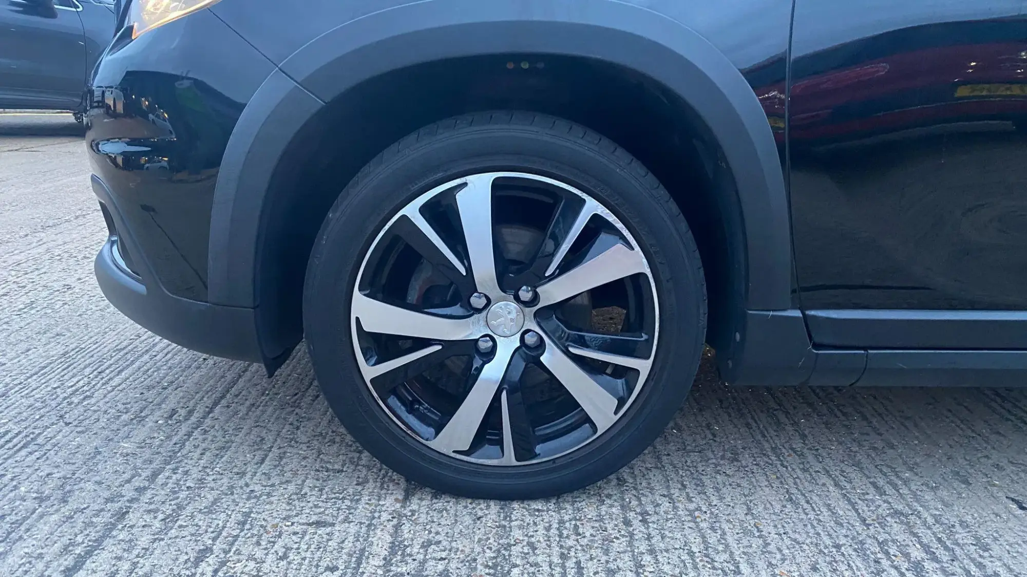 Peugeot 2008 Image 9