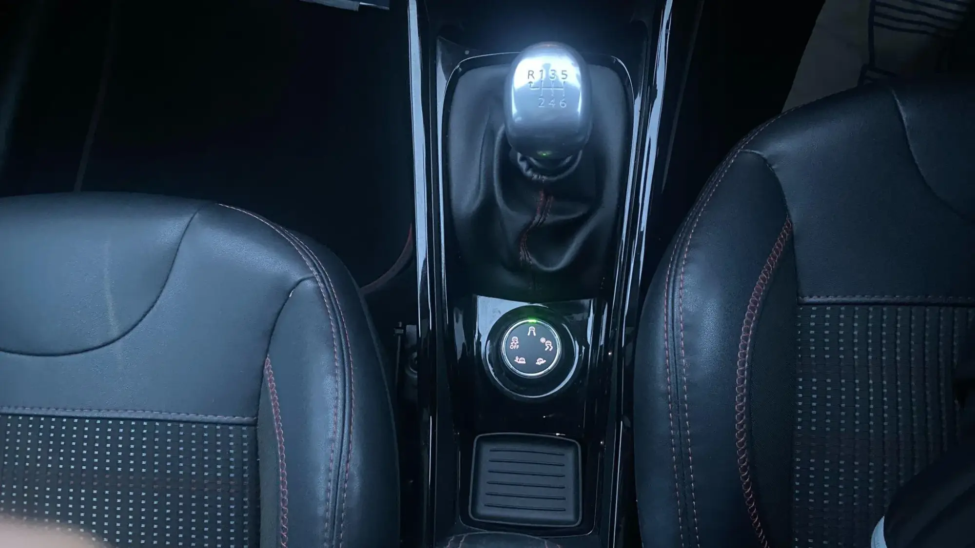 Peugeot 2008 Image 28
