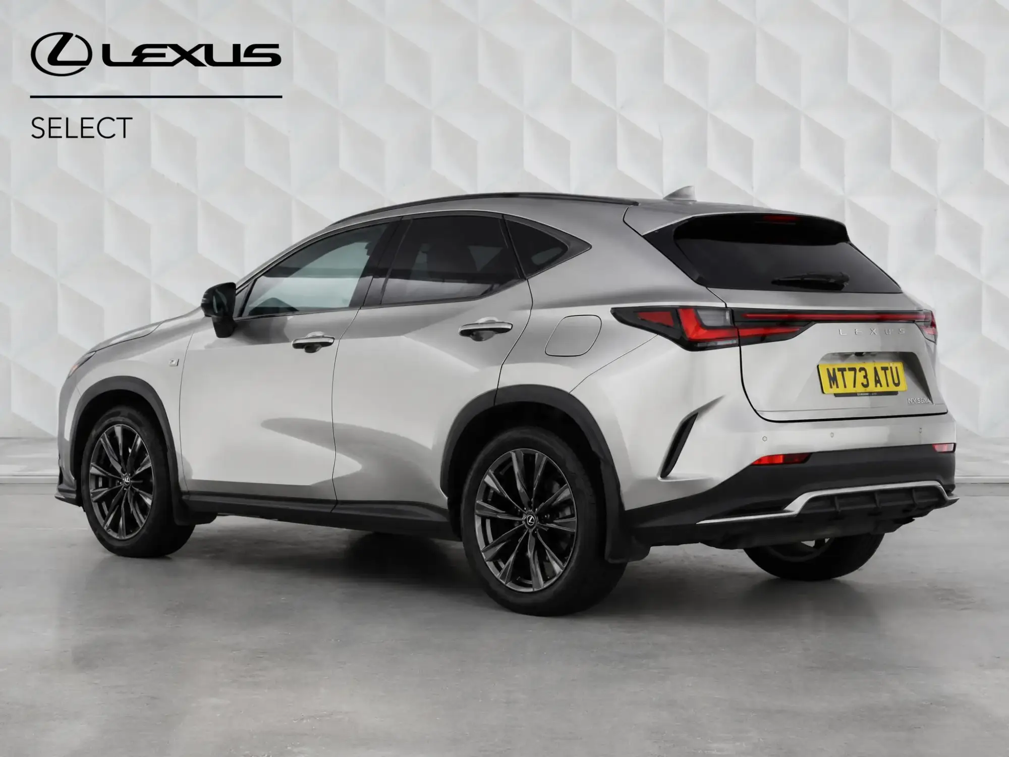 Lexus NX Plug-In Hybrid Image 4 Lexus NX Plug-In Hybrid Image 4