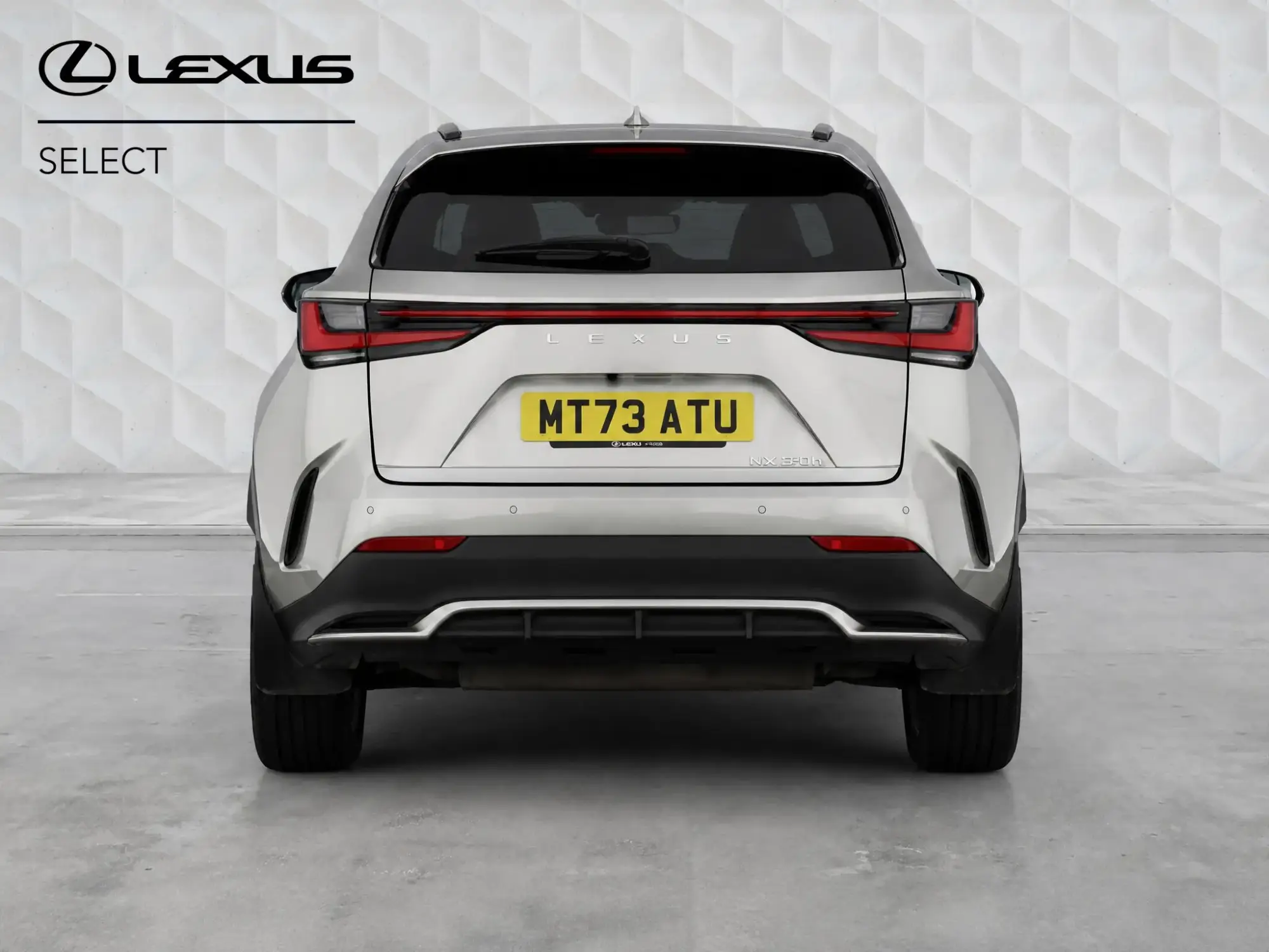 Lexus NX Plug-In Hybrid Image 6 Lexus NX Plug-In Hybrid Image 6