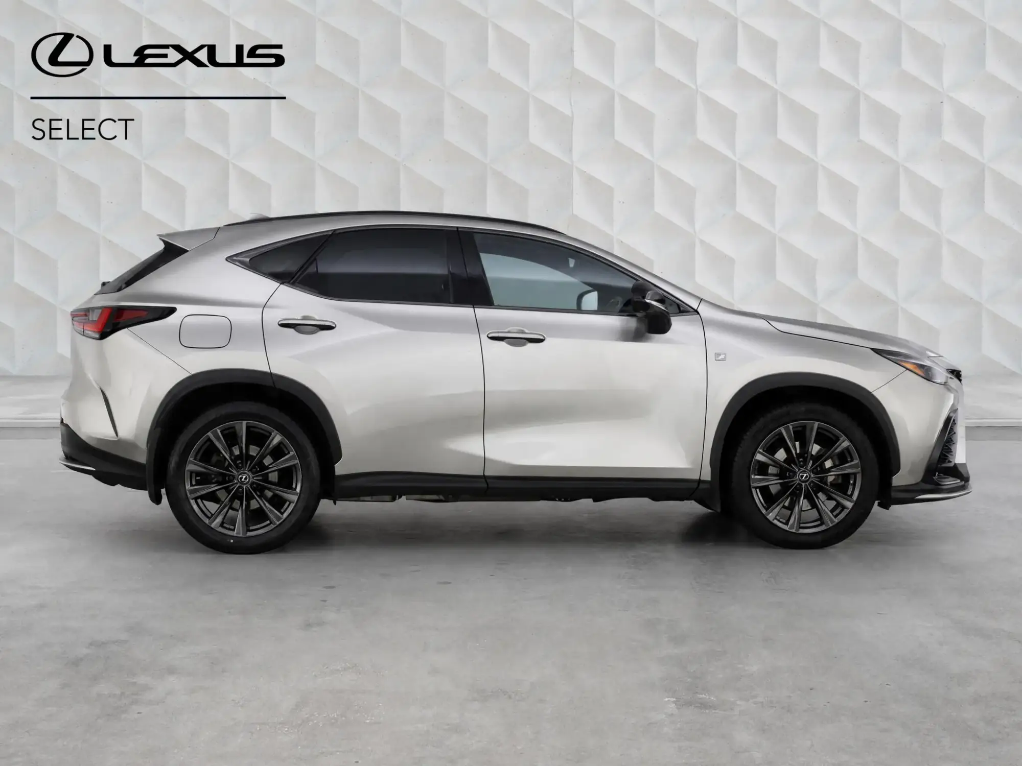 Lexus NX Plug-In Hybrid Image 7 Lexus NX Plug-In Hybrid Image 7