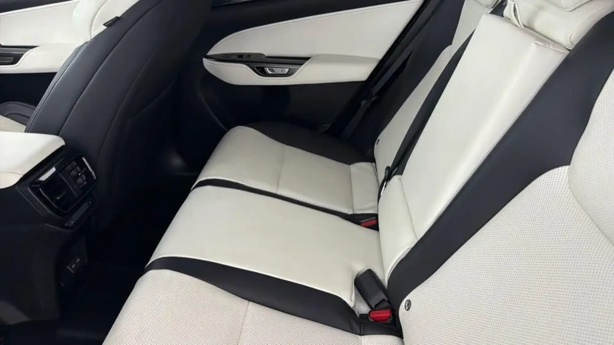 Lexus NX Plug-In Hybrid Image 11 Lexus NX Plug-In Hybrid Image 11