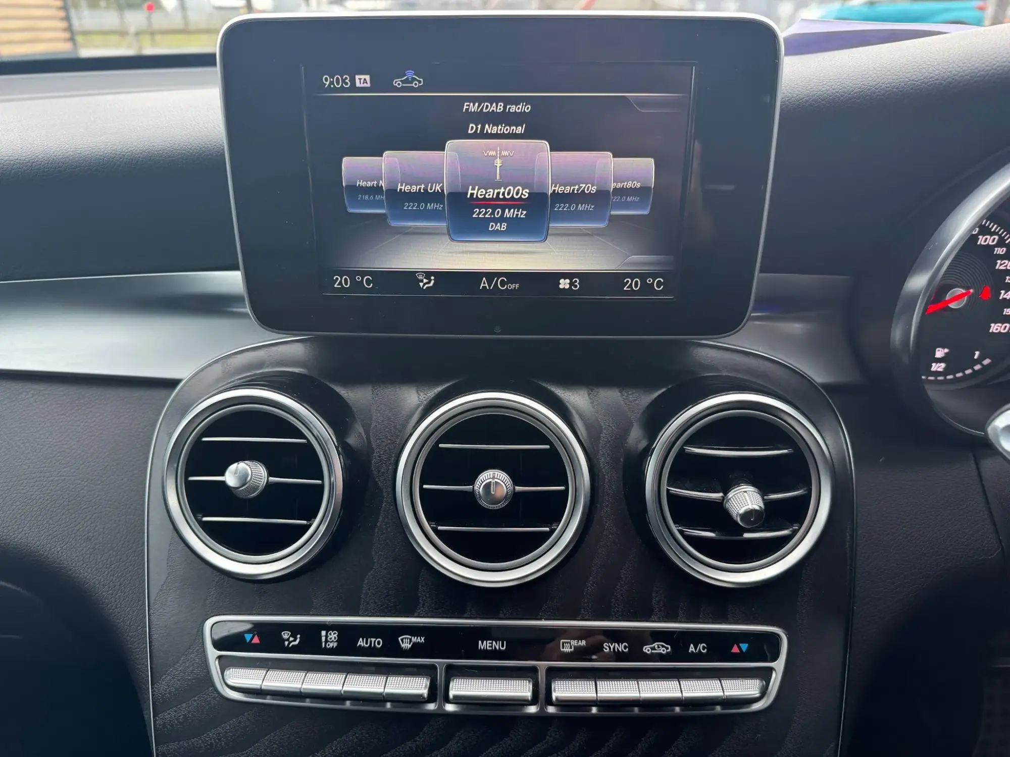 Mercedes-Benz GLC Image 17 Mercedes-Benz GLC Image 17